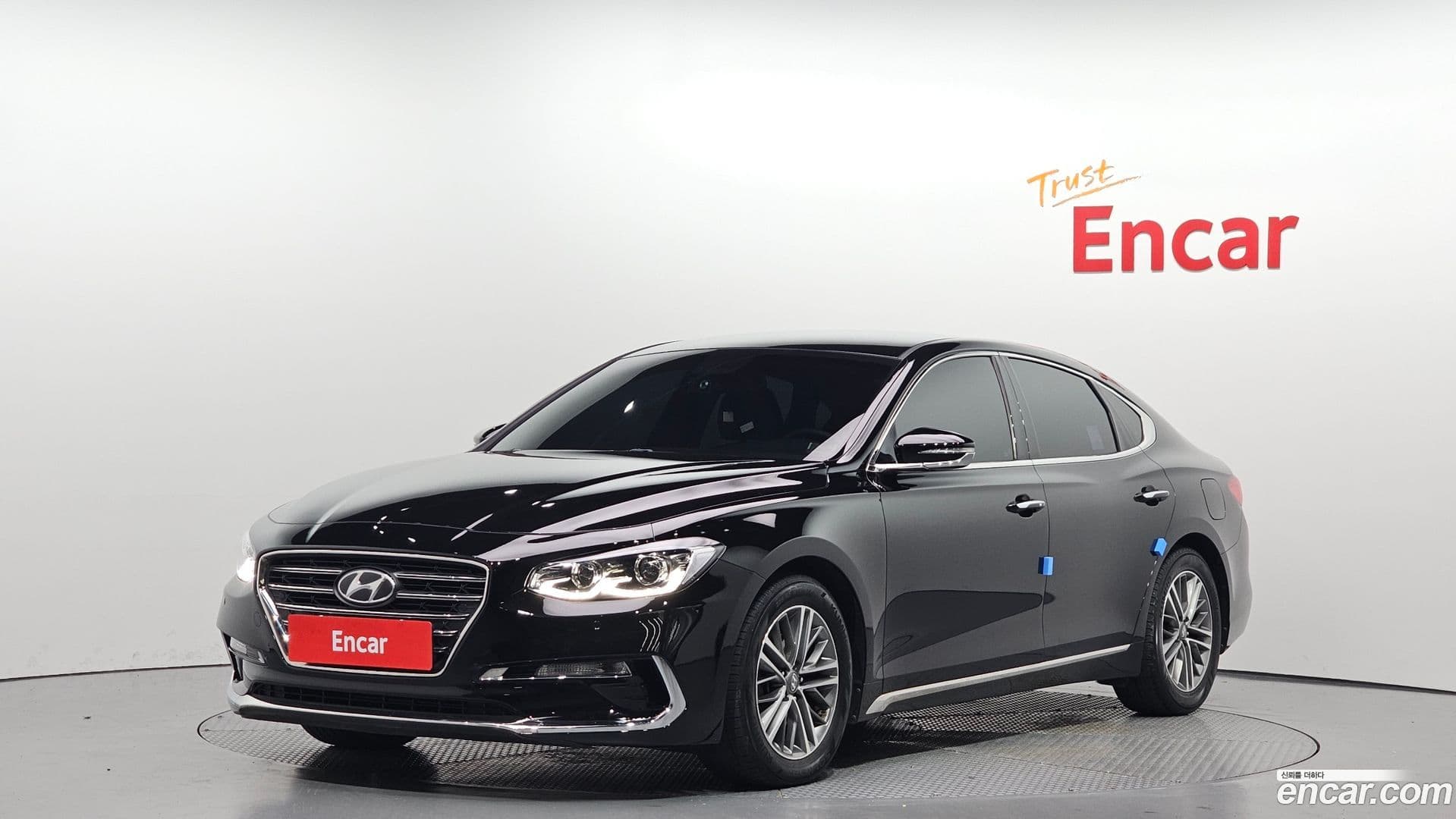 Main__Slider__Photo:Grandeur Hyundai 2018.4-0