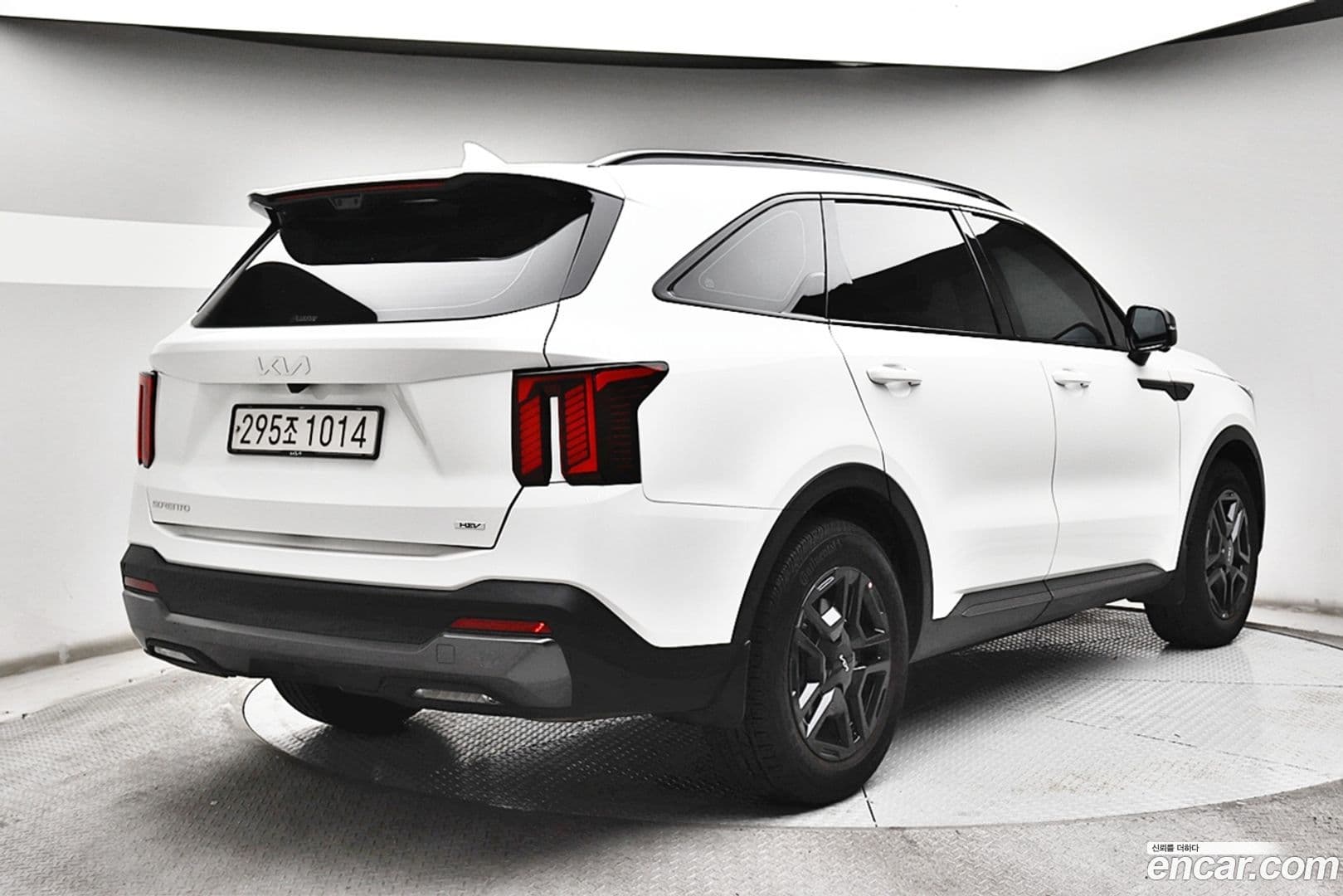 Main__Slider__Photo:Sorento Kia 2023.8-0