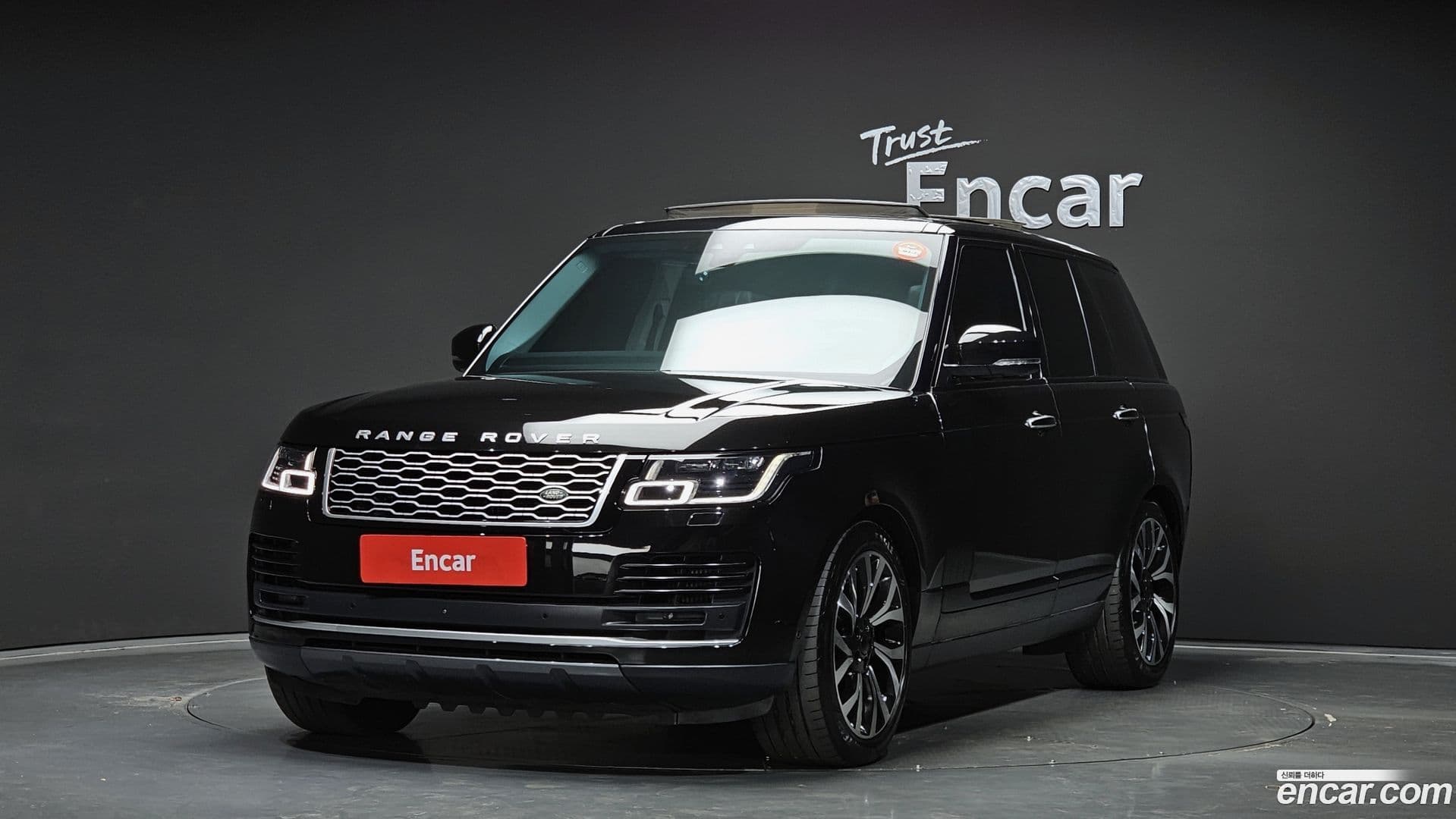 Main__Slider__Photo:Range Rover Land Rover 2018.3-0