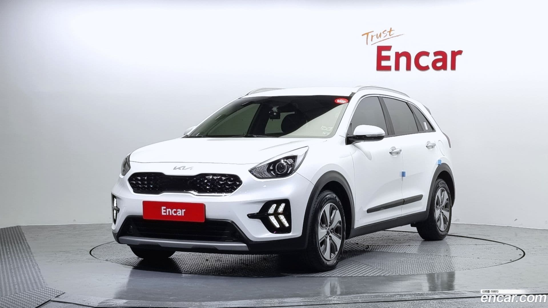 Main__Slider__Photo:Niro Kia 2021.8-0