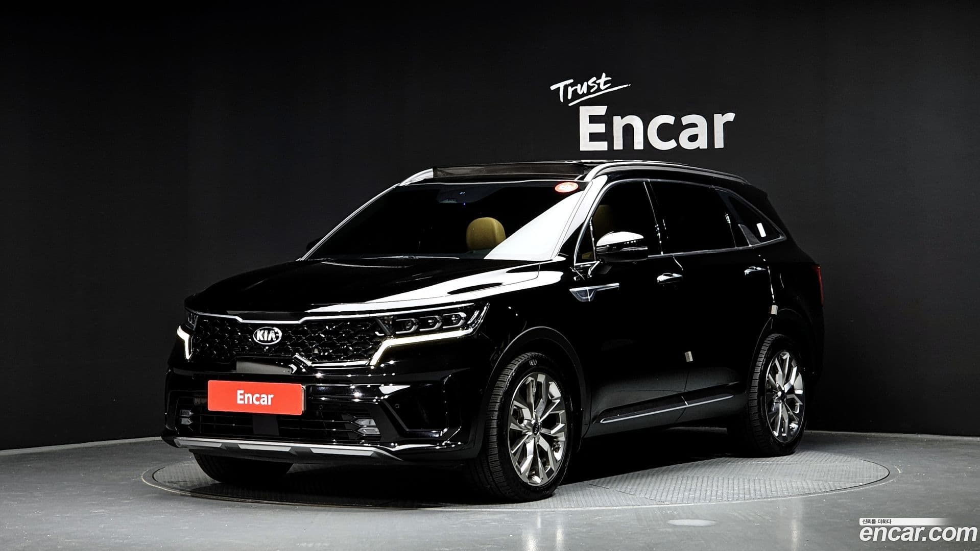 Main__Slider__Photo:Sorento Kia 2020.5-0
