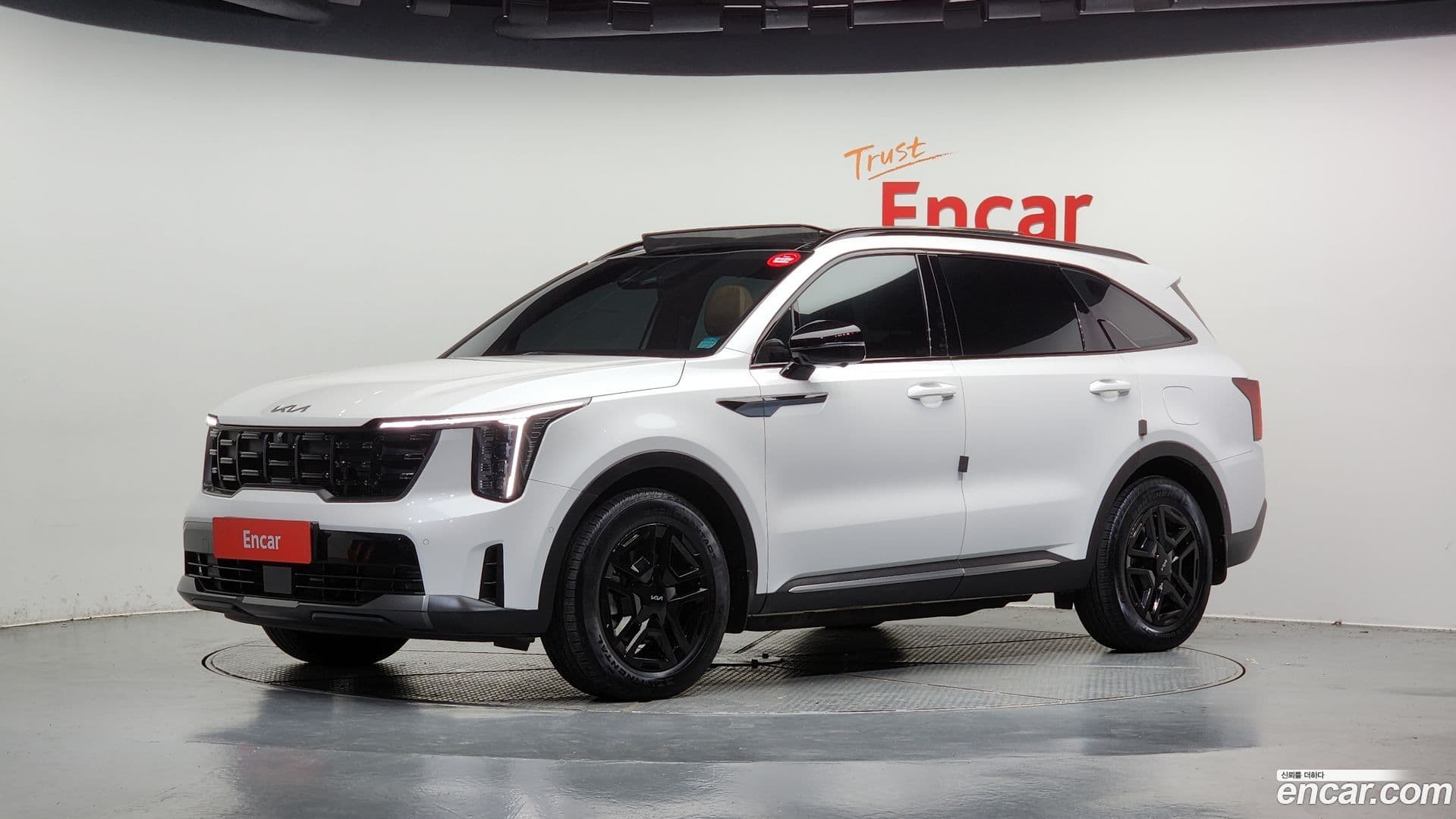 Main__Slider__Photo:Sorento Kia 2023.9-0