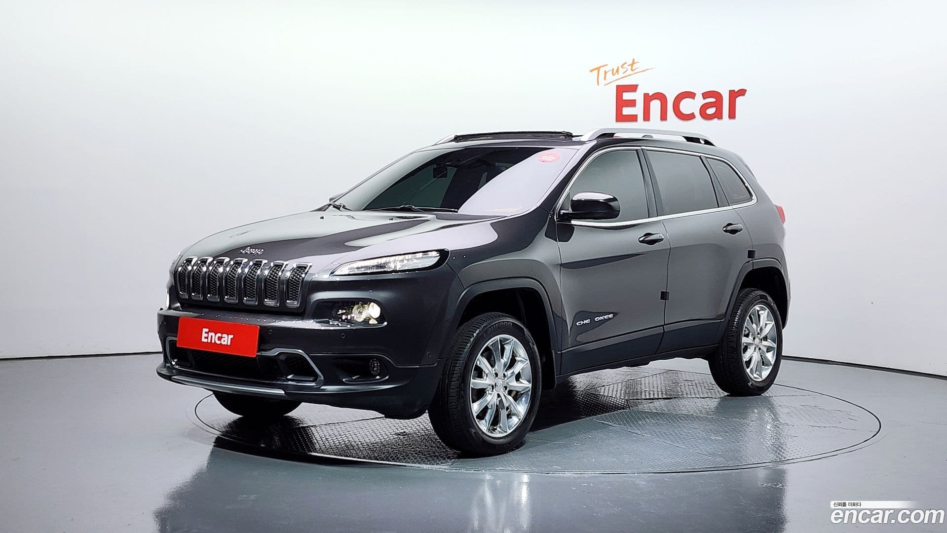 Main__Slider__Photo:Cherokee Jeep 2015.7-0