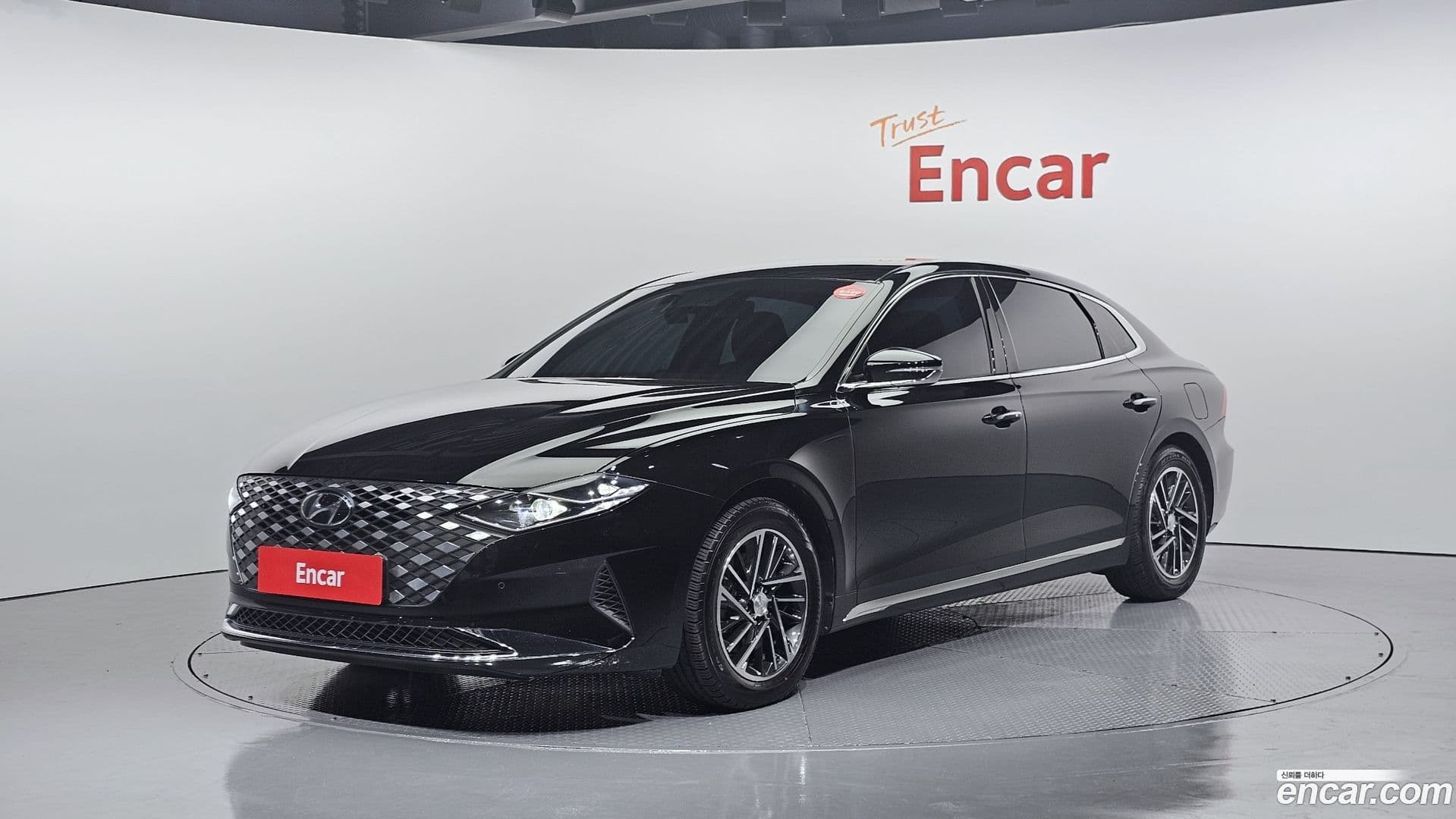 Main__Slider__Photo:Grandeur Hyundai 2021.11-0