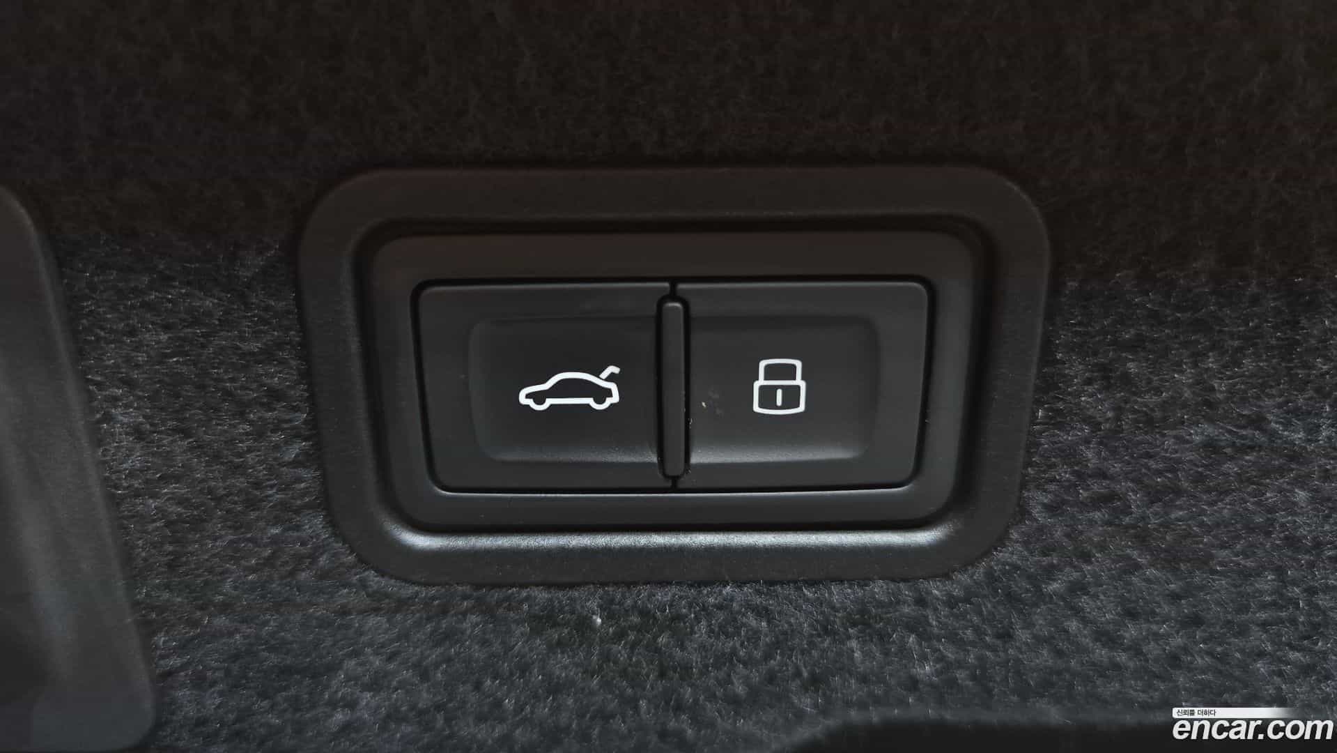 S8 Audi 2020.6-OPTION-023