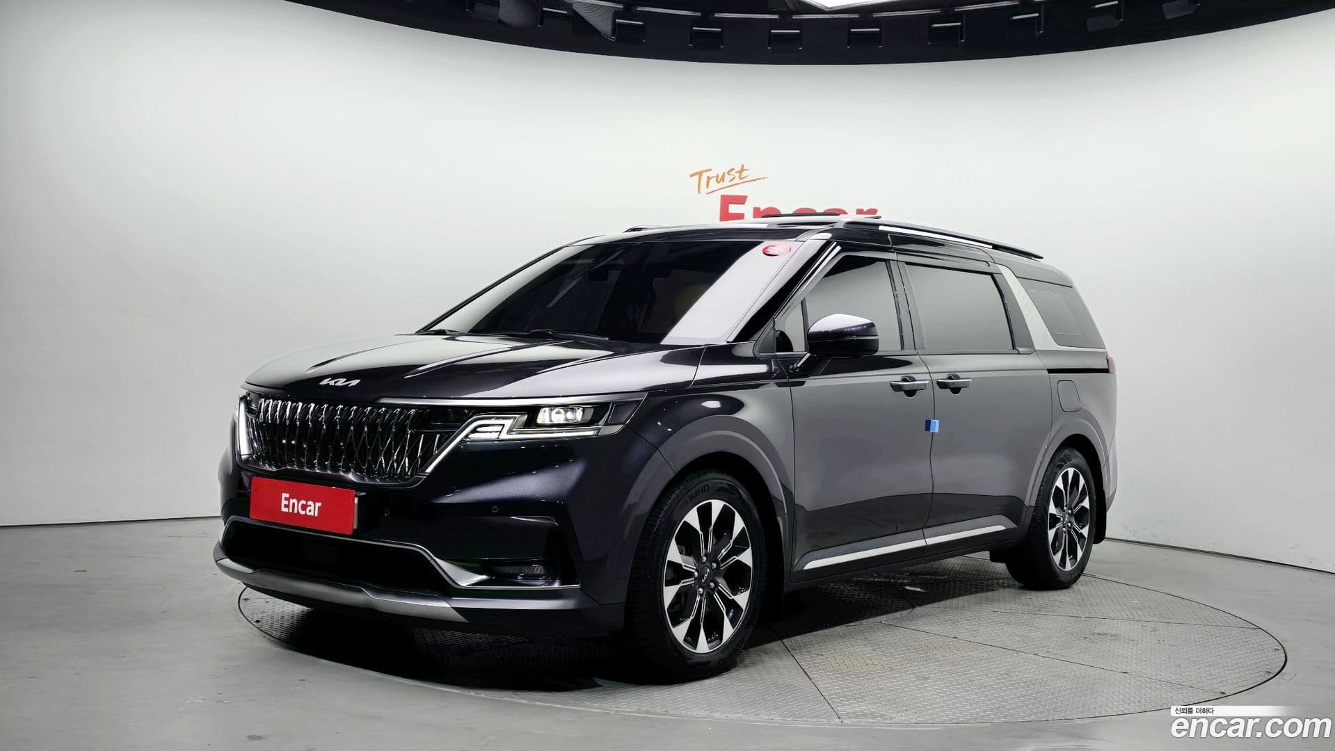 Main__Slider__Photo:Canival Kia 2023.5-0