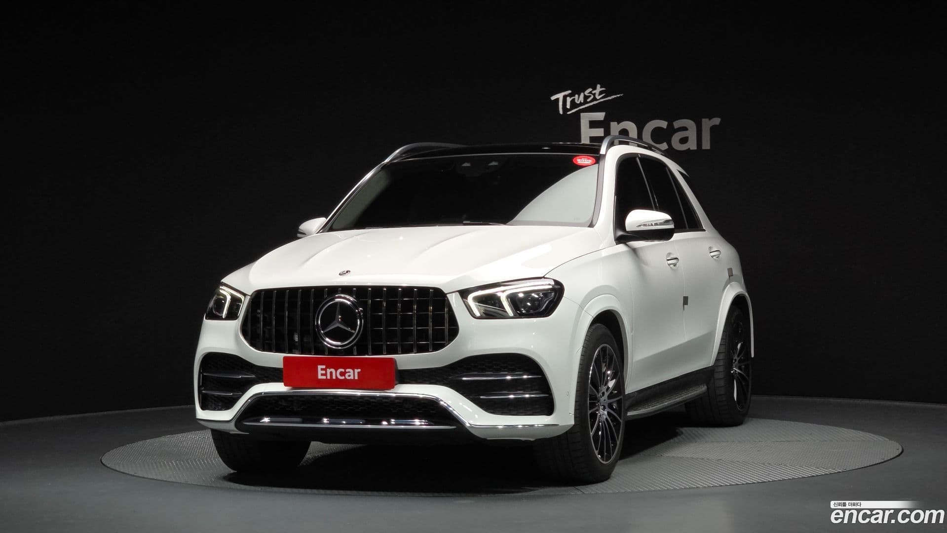 Main__Slider__Photo:GLE-Class Mercedes-Benz 2023.3-0