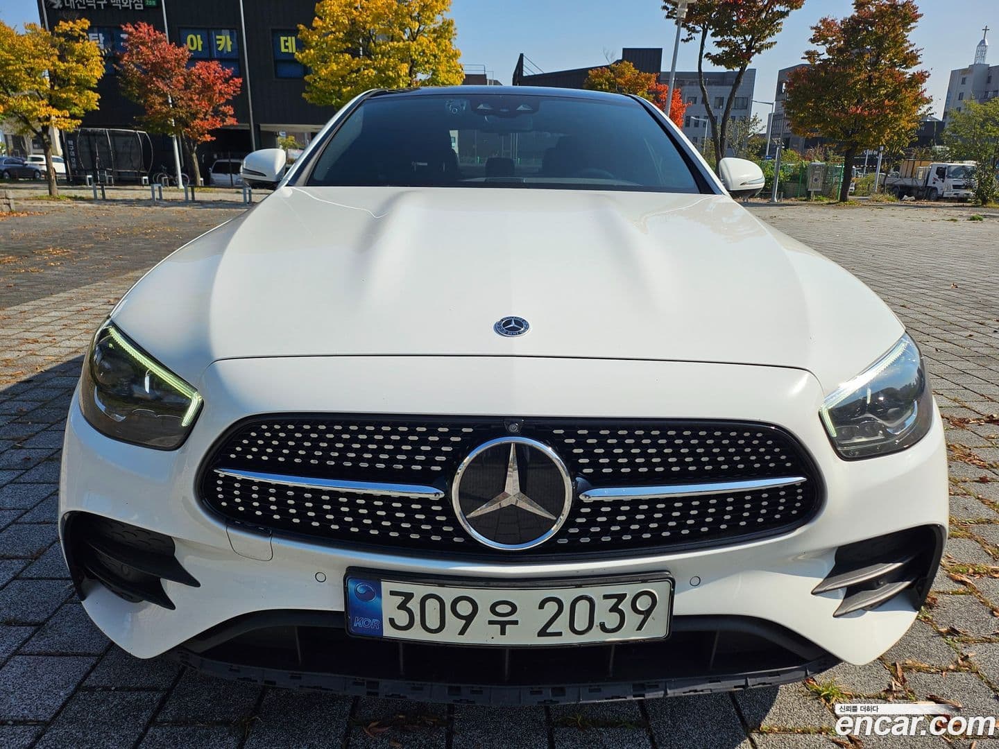 Main__Slider__Photo:E-Class Mercedes-Benz 2021.5-0