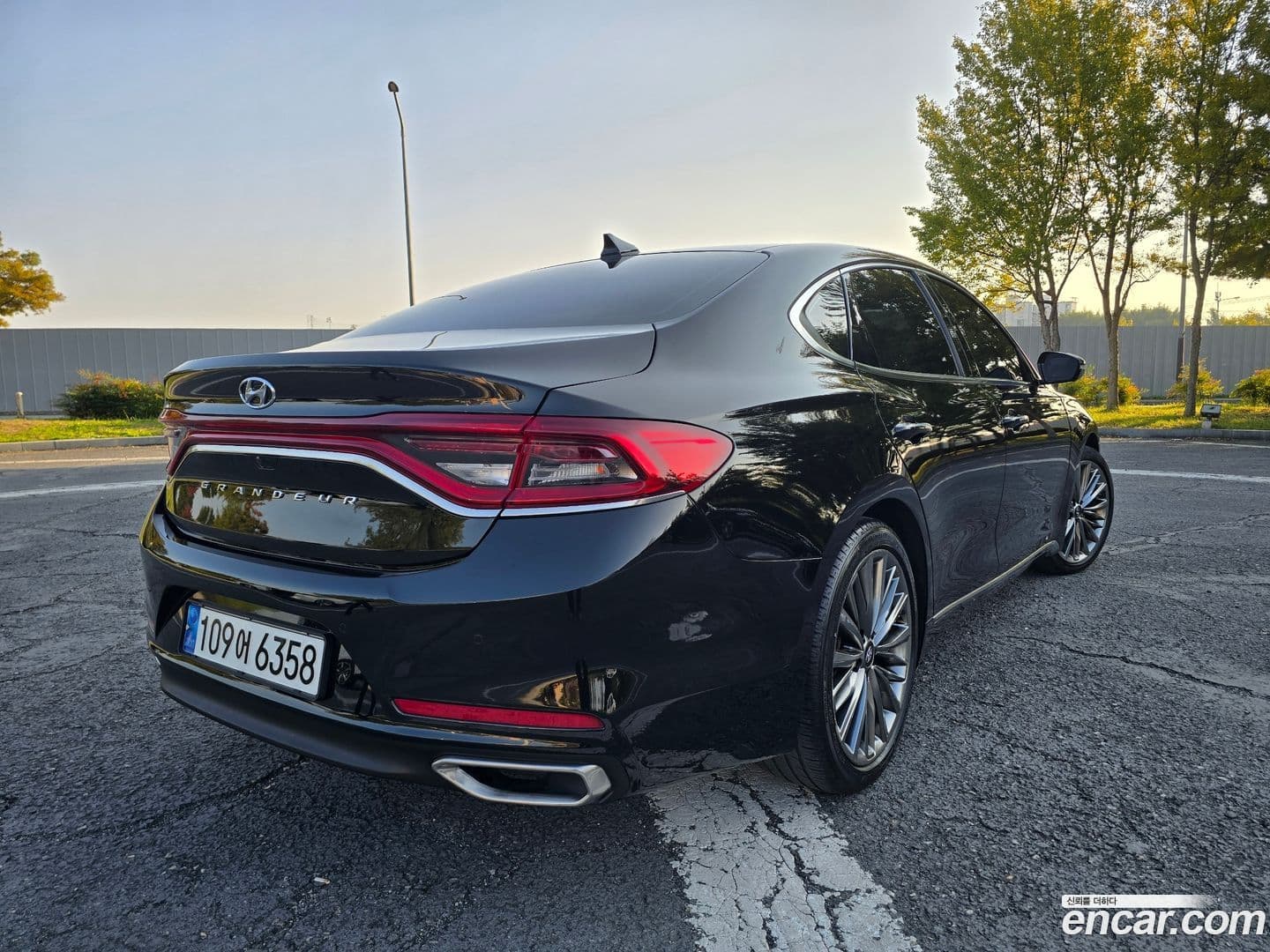 Main__Slider__Photo:Grandeur Hyundai 2018.11-0