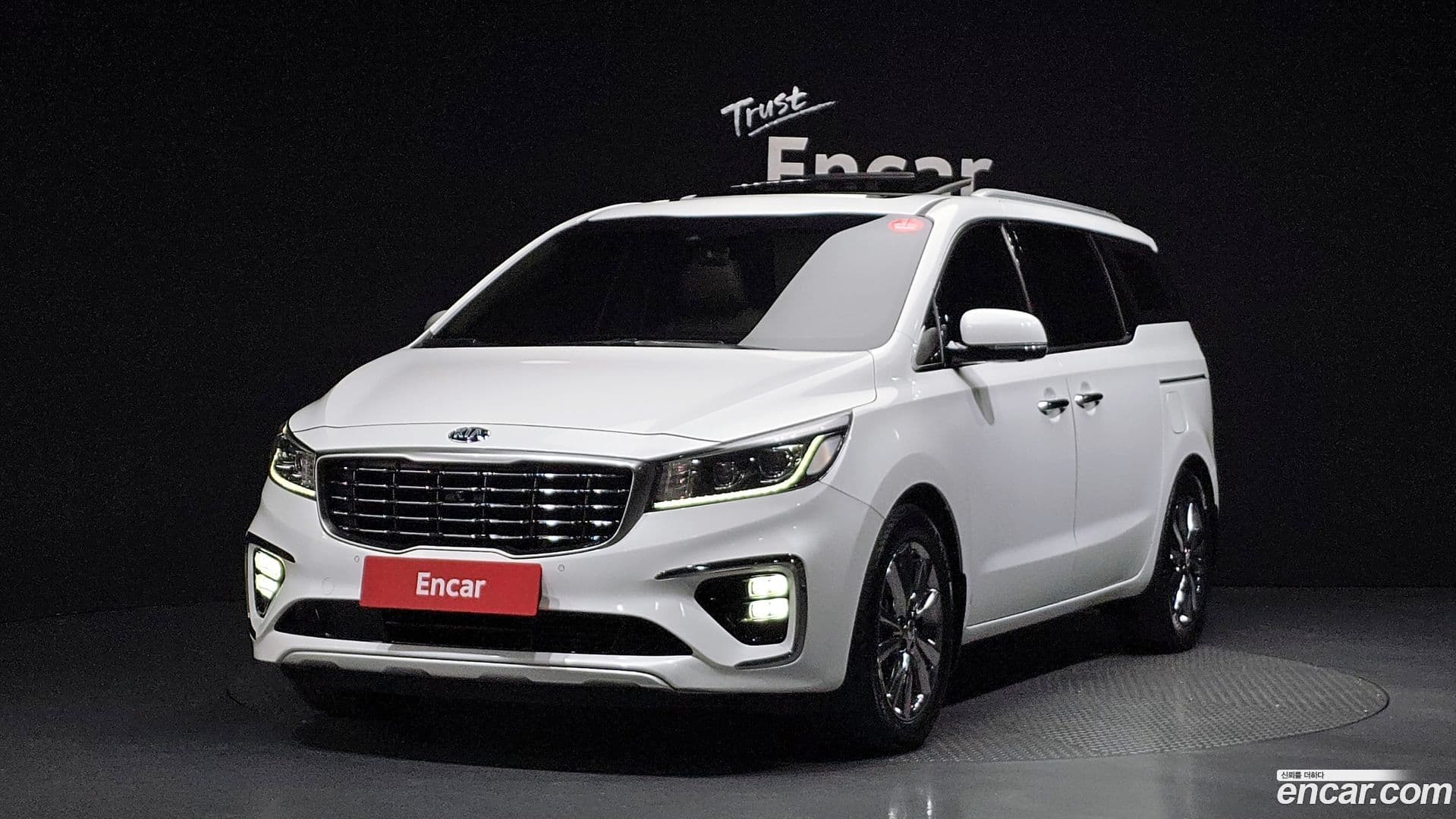 Main__Slider__Photo:Canival Kia 2018.8-0
