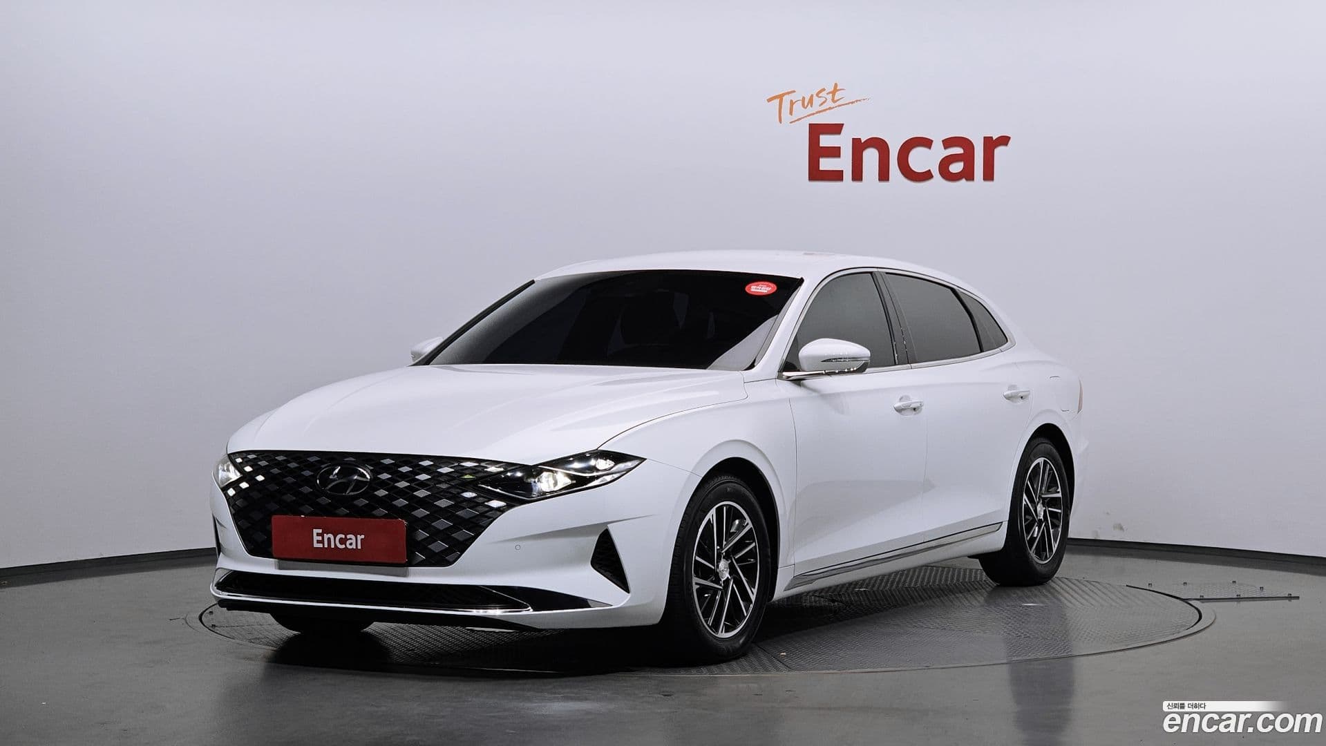 Main__Slider__Photo:Grandeur Hyundai 2021.2-0