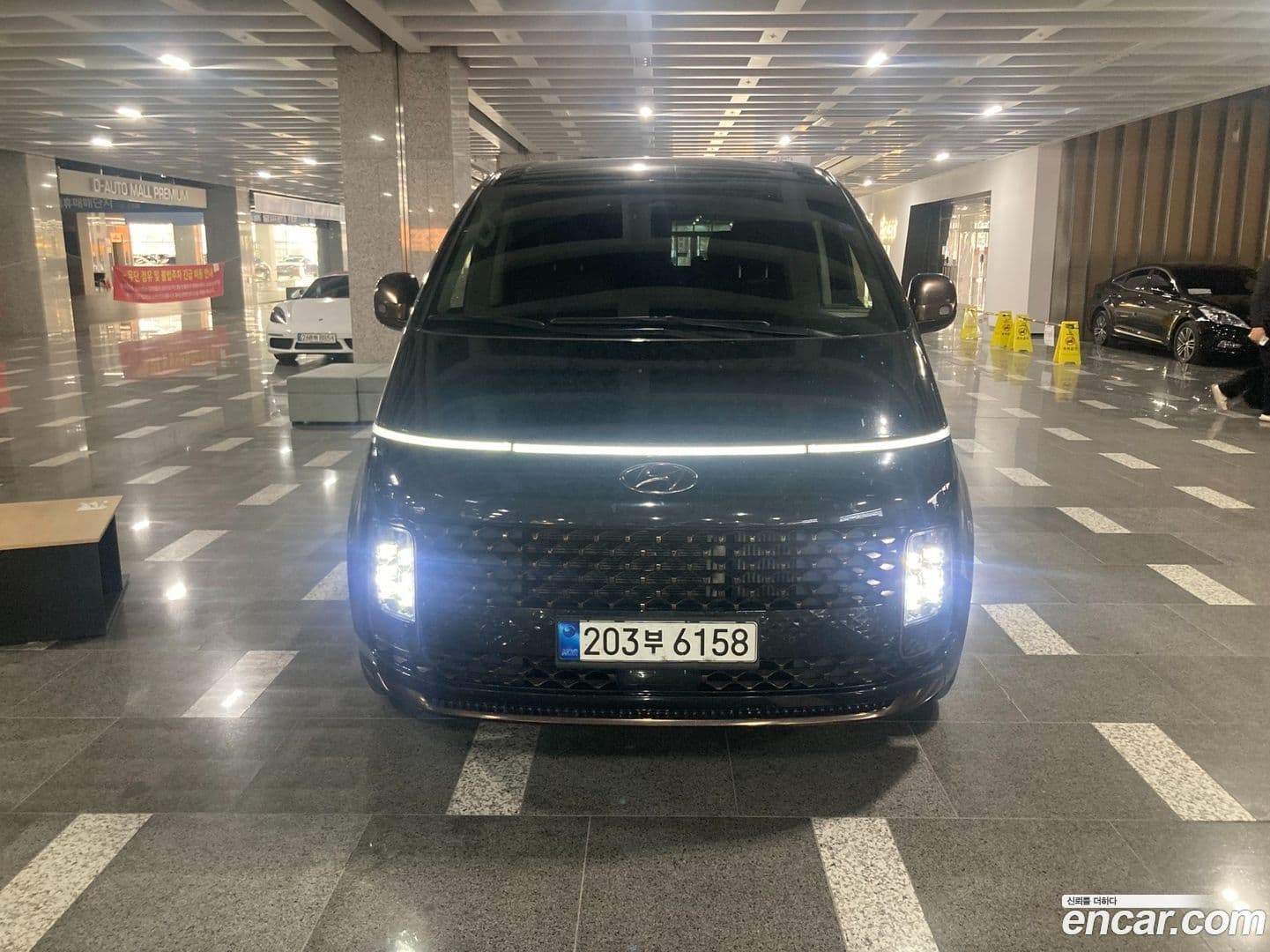 Main__Slider__Photo:Staria Hyundai 2021.9-0