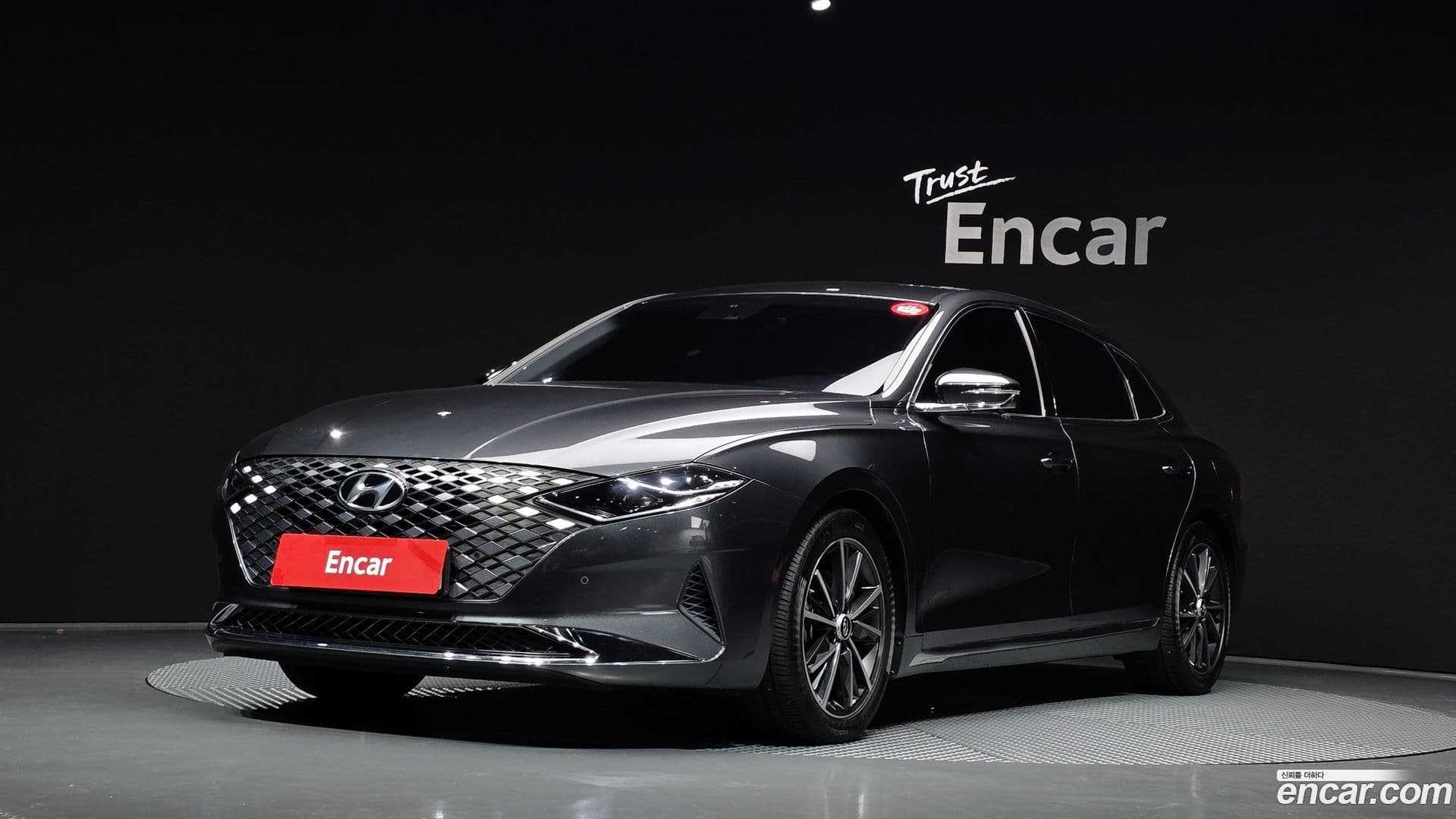 Main__Slider__Photo:Grandeur Hyundai 2022.5-0