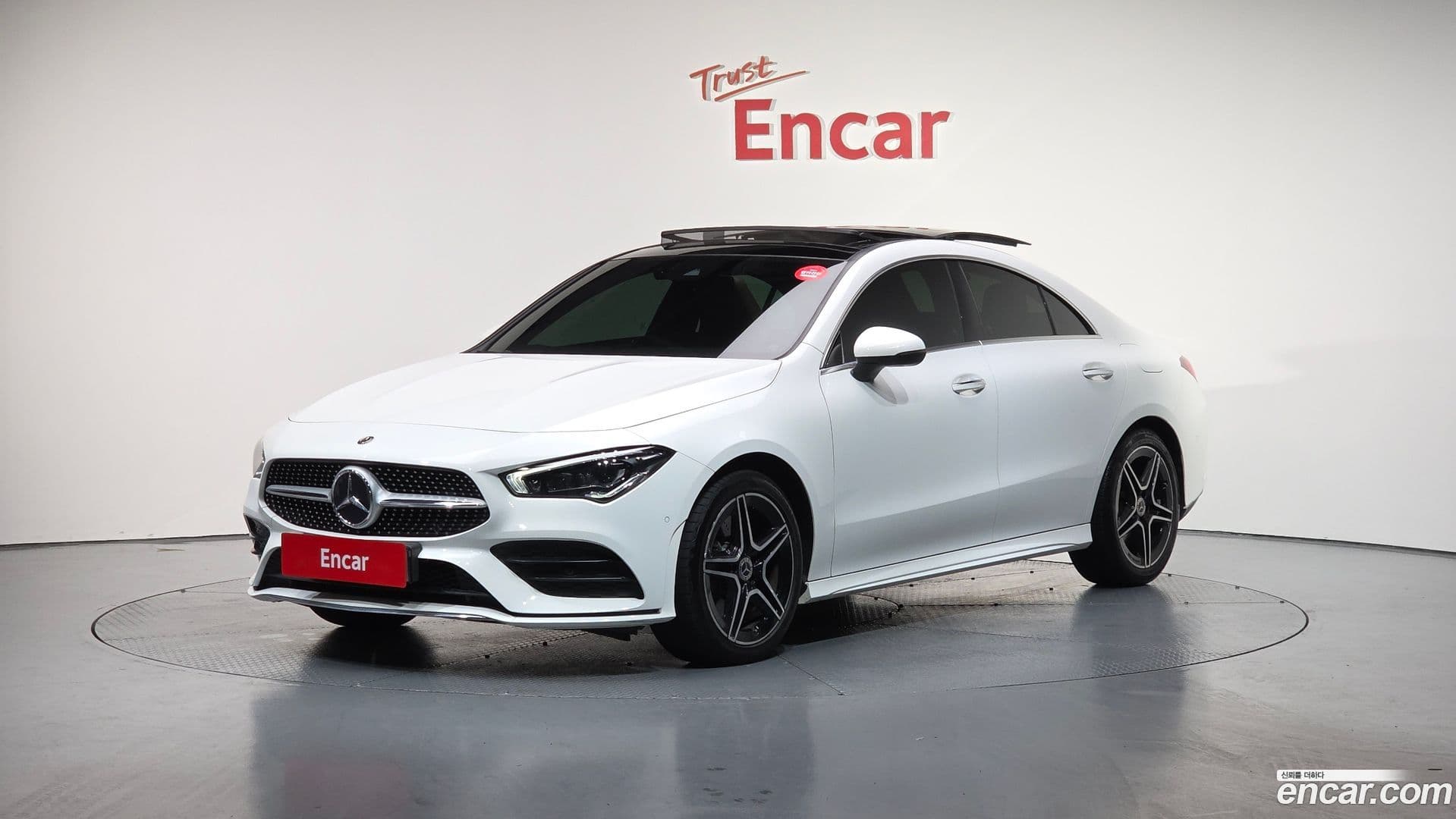 Main__Slider__Photo:CLA-Class Mercedes-Benz 2020.8-0