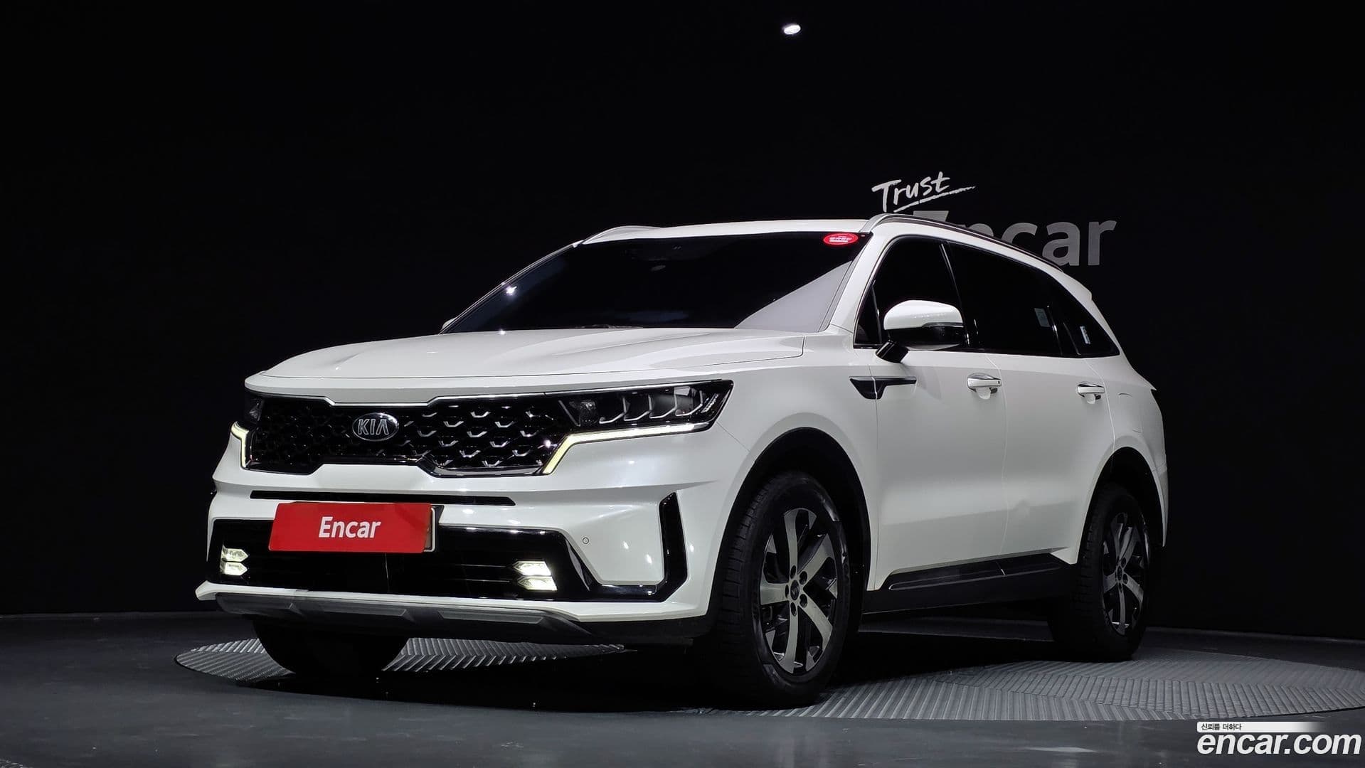 Main__Slider__Photo:Sorento Kia 2021.4-0