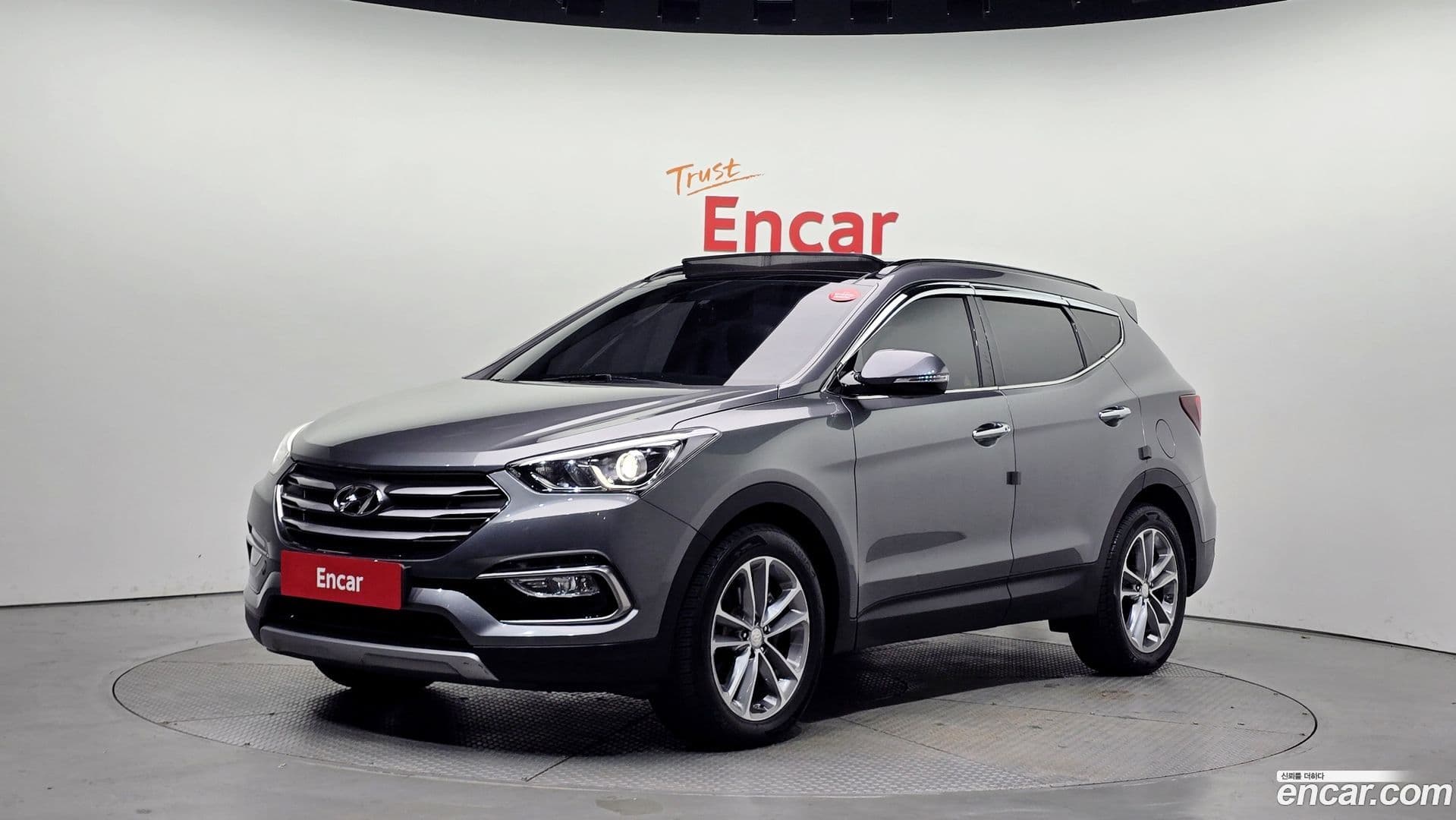 Main__Slider__Photo:Santafe Hyundai 2016.10-0