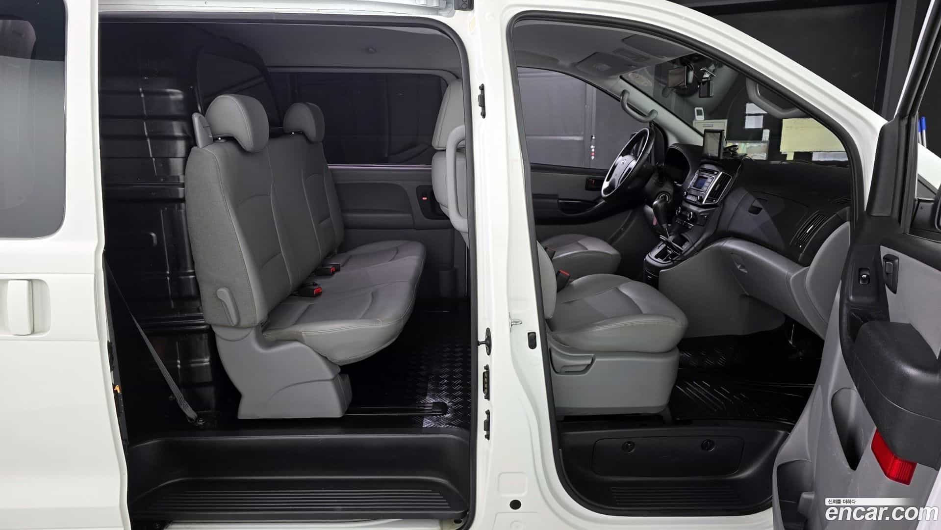 Starex Hyundai 2019.8-OPTION-024