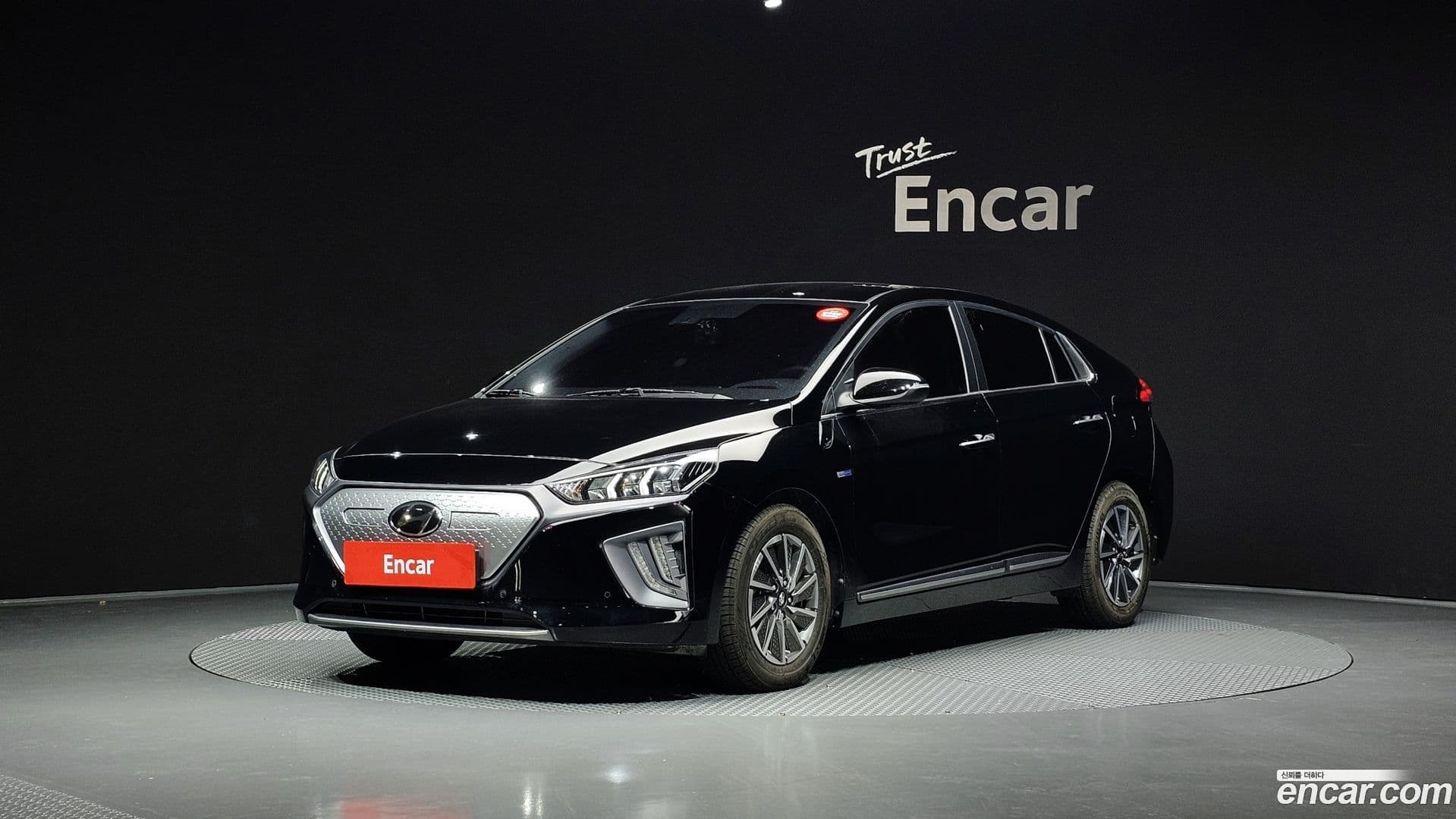 Main__Slider__Photo:Ioniq Hyundai 2020.8-0
