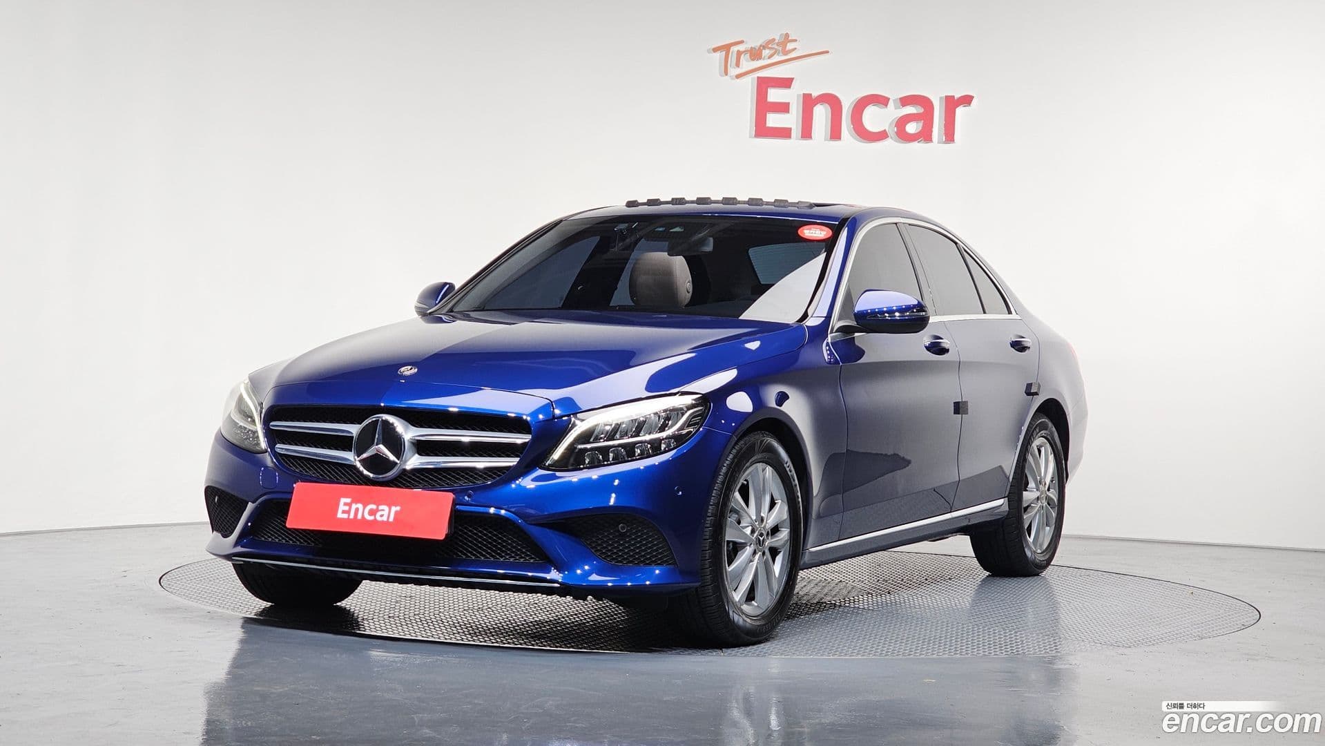 Main__Slider__Photo:C-Class Mercedes-Benz 2019.10-0