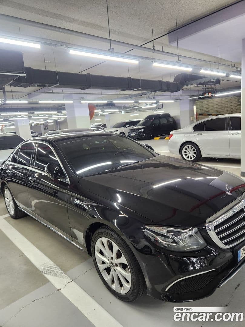 Main__Slider__Photo:E-Class Mercedes-Benz 2018.9-0