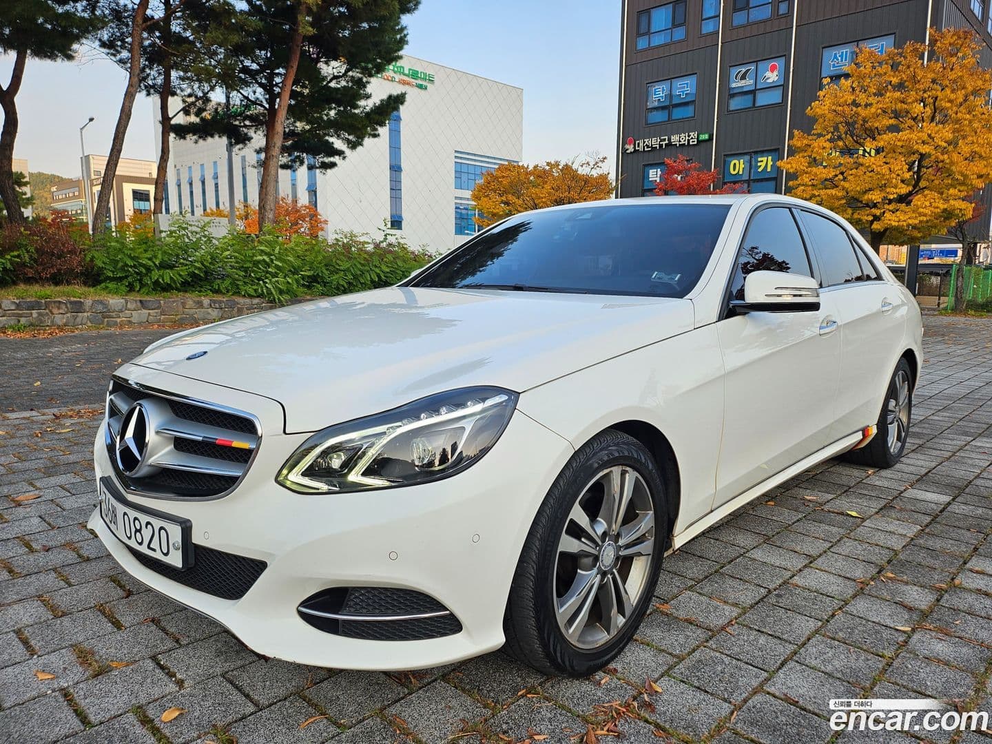 Main__Slider__Photo:E-Class Mercedes-Benz 2016.0-0