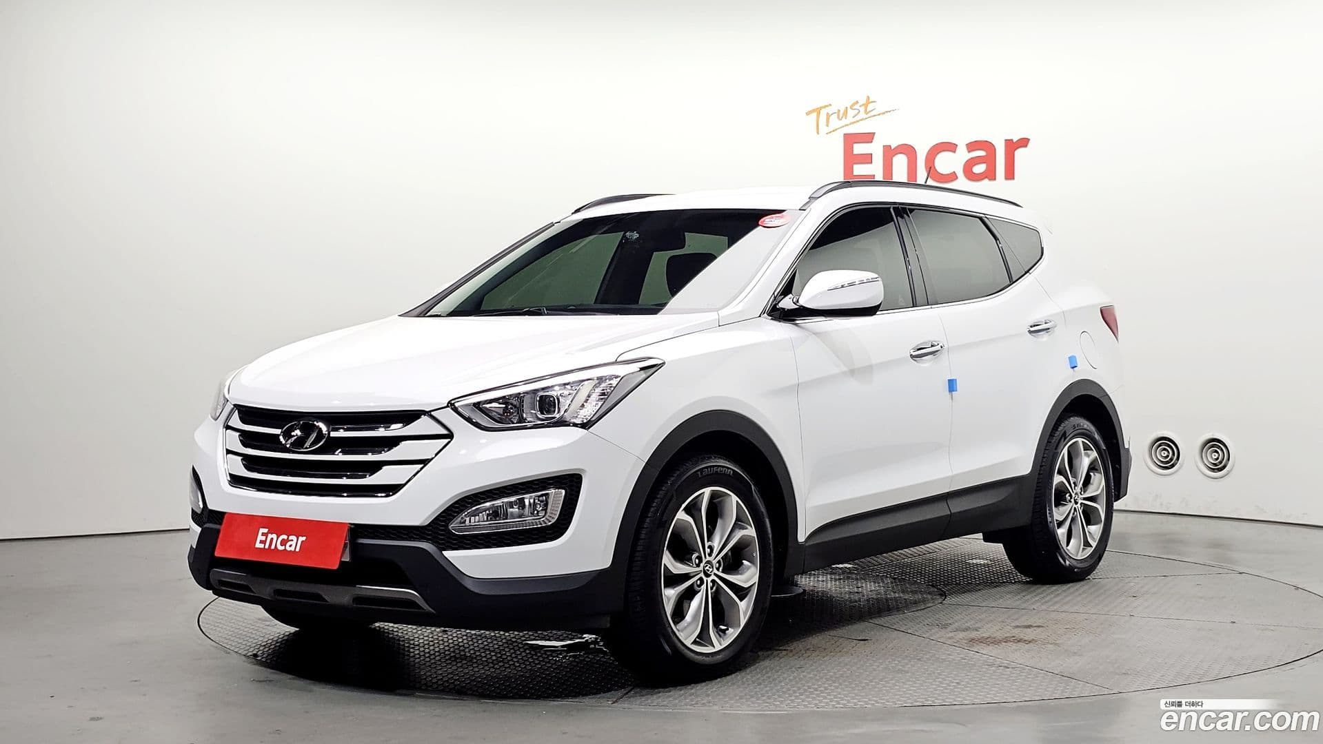 Main__Slider__Photo:Santafe Hyundai 2013.0-0