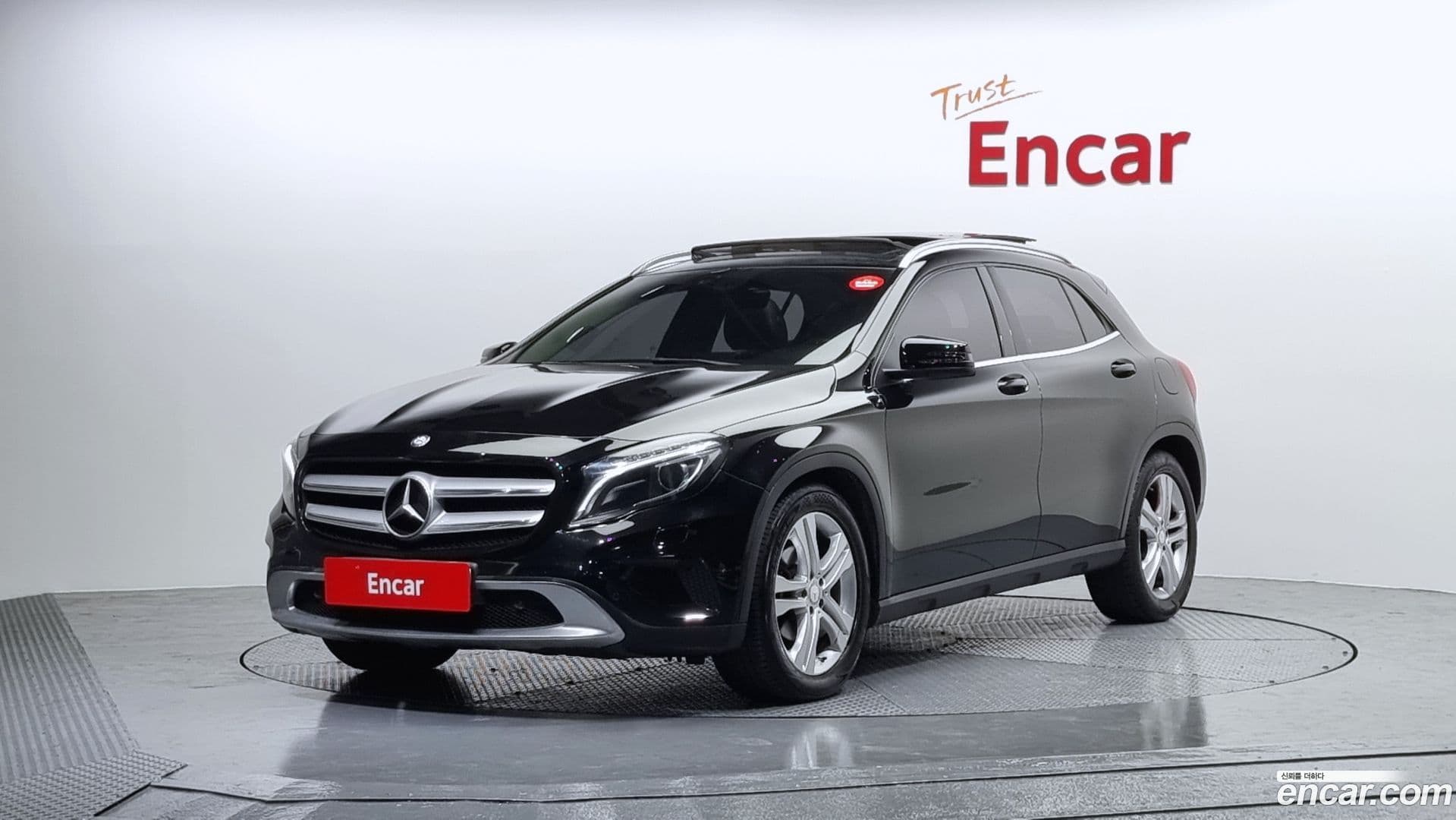 Main__Slider__Photo:GLA-Class Mercedes-Benz 2015.11-0