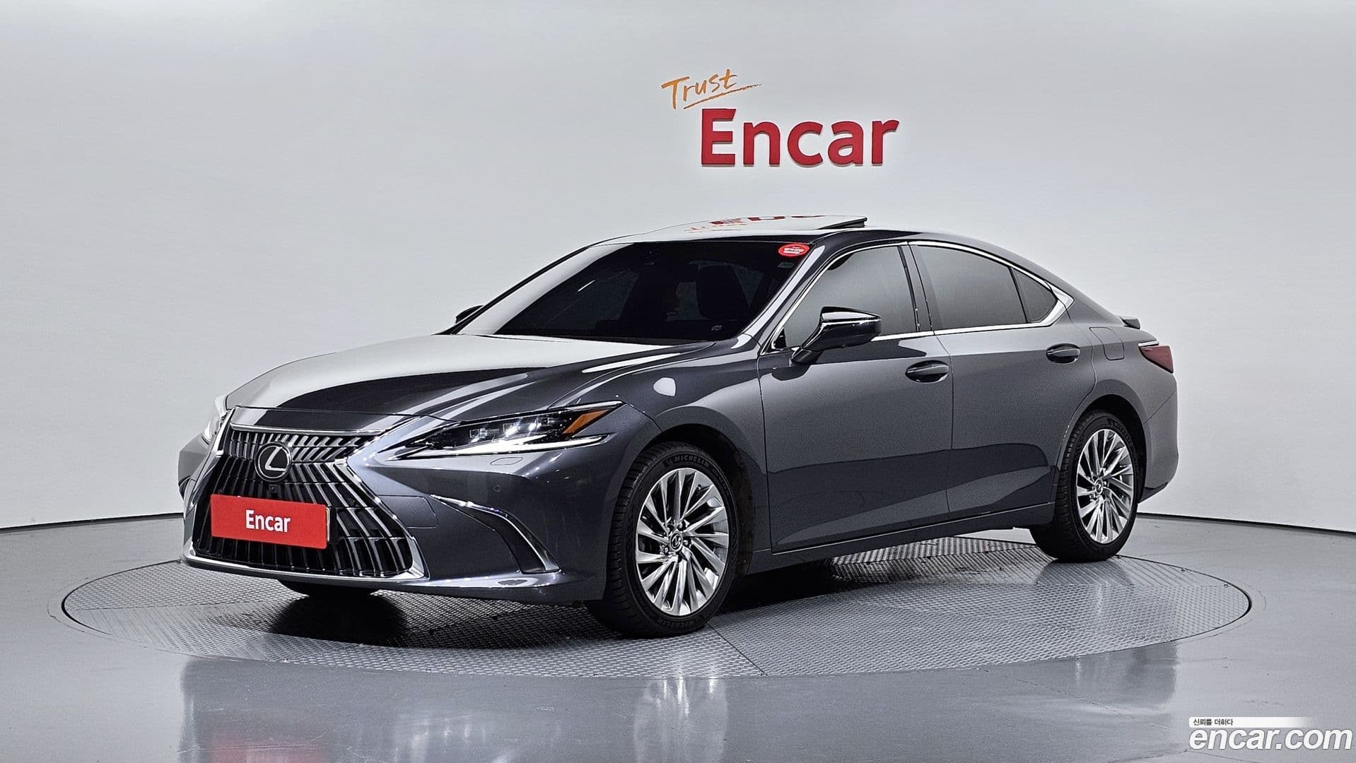 Main__Slider__Photo:ES Lexus 2024.3-0