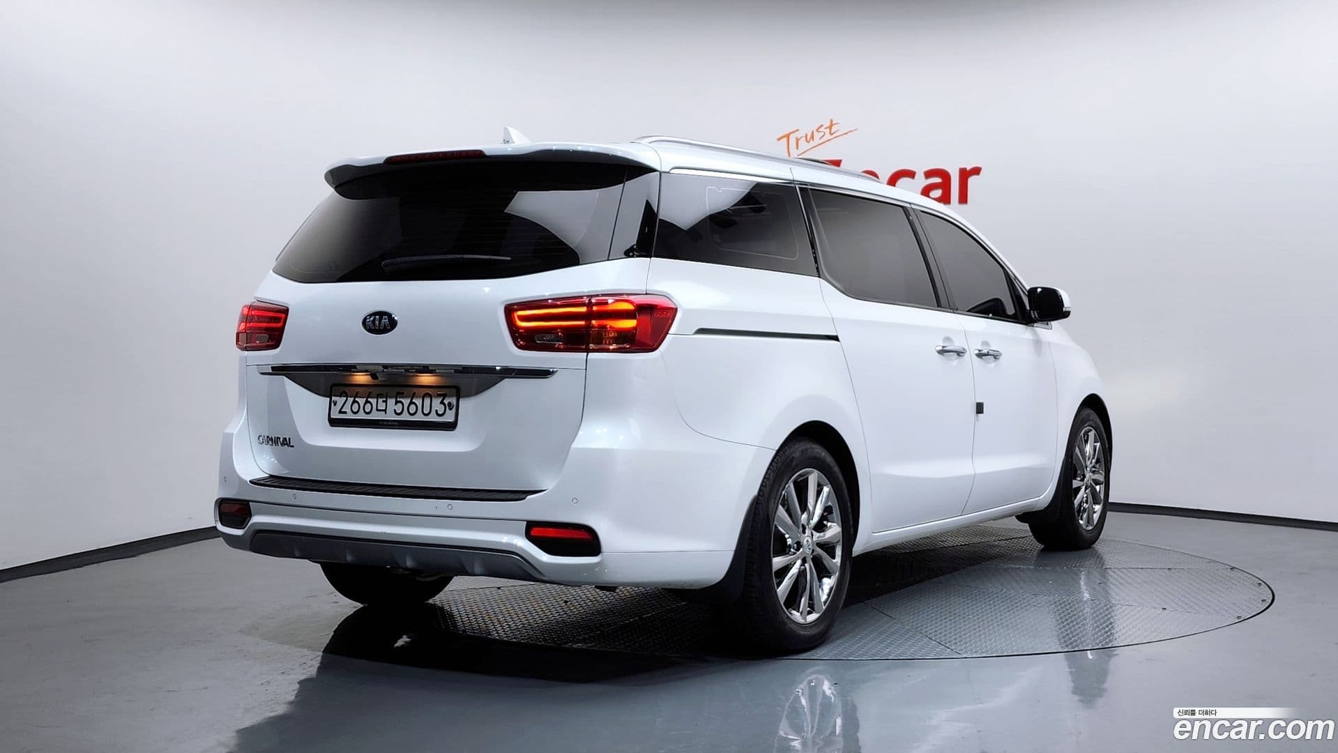 Main__Slider__Photo:Canival Kia 2020.0-0