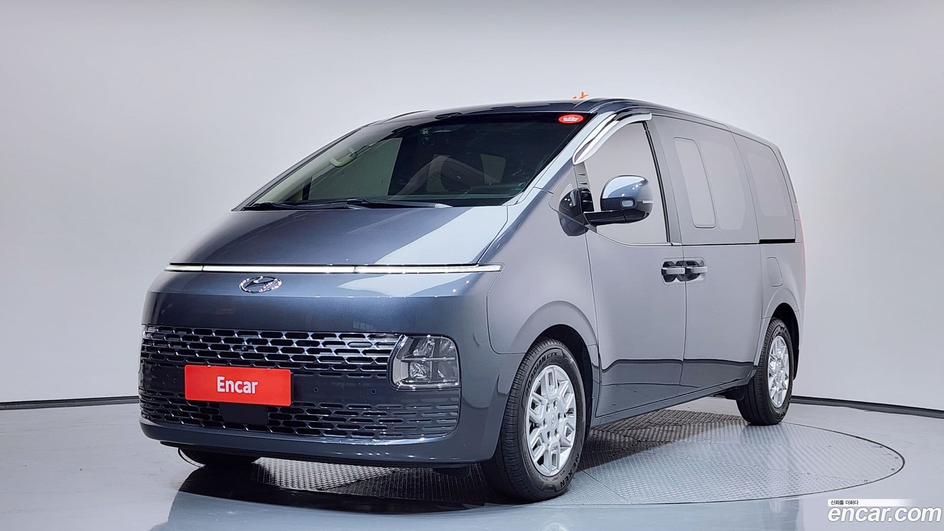 Main__Slider__Photo:Staria Hyundai 2022.6-0