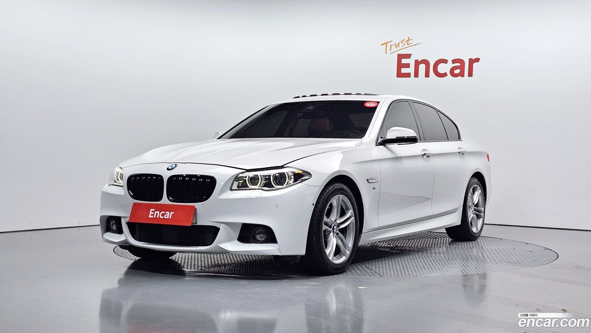 Main__Slider__Photo:5-Series BMW 2016.6-0
