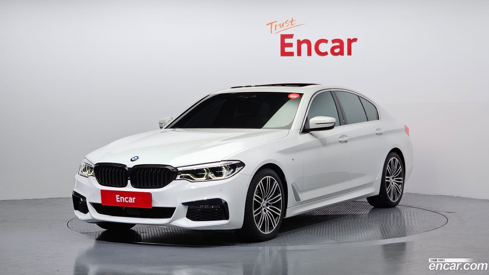 Main__Slider__Photo:5-Series BMW 2019.1-0