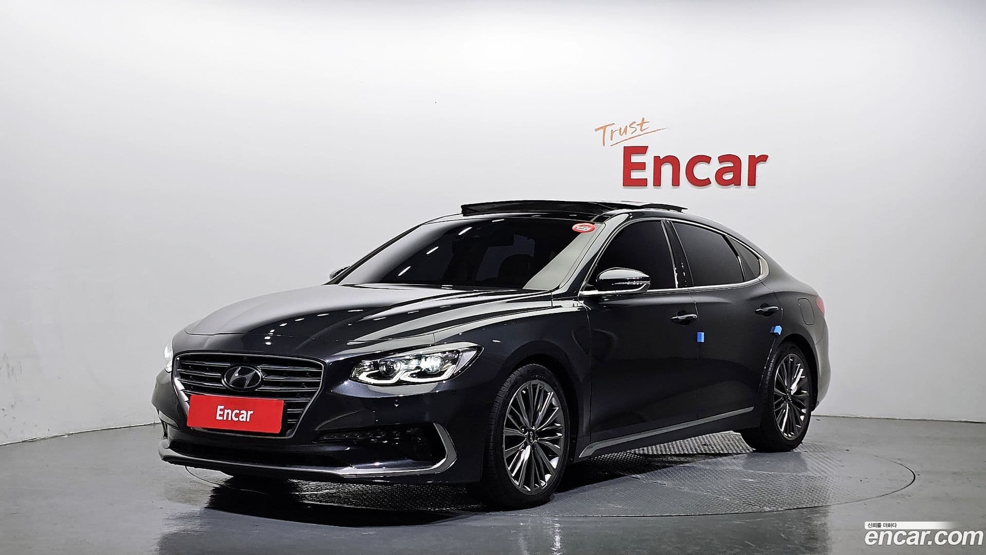Main__Slider__Photo:Grandeur Hyundai 2017.4-0