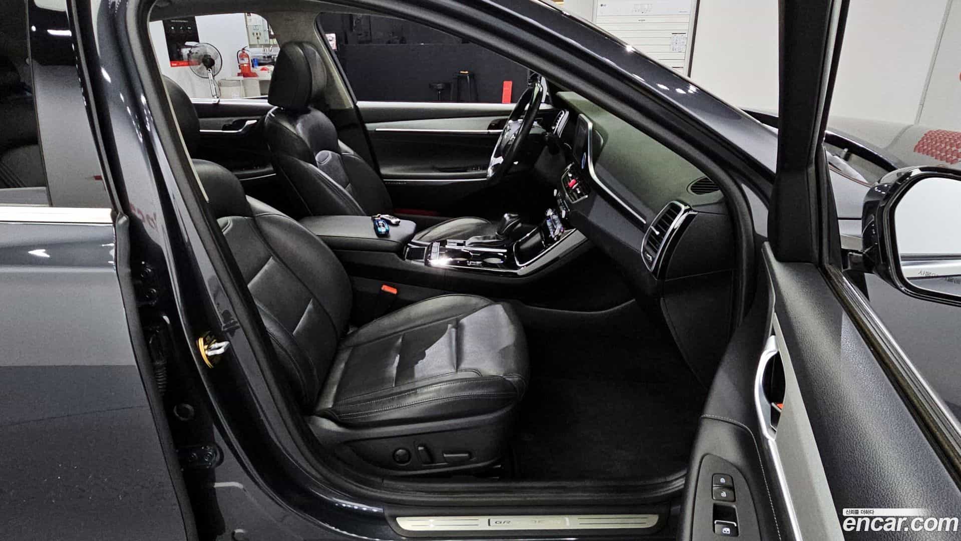 Grandeur Hyundai 2017.4-OPTION-016