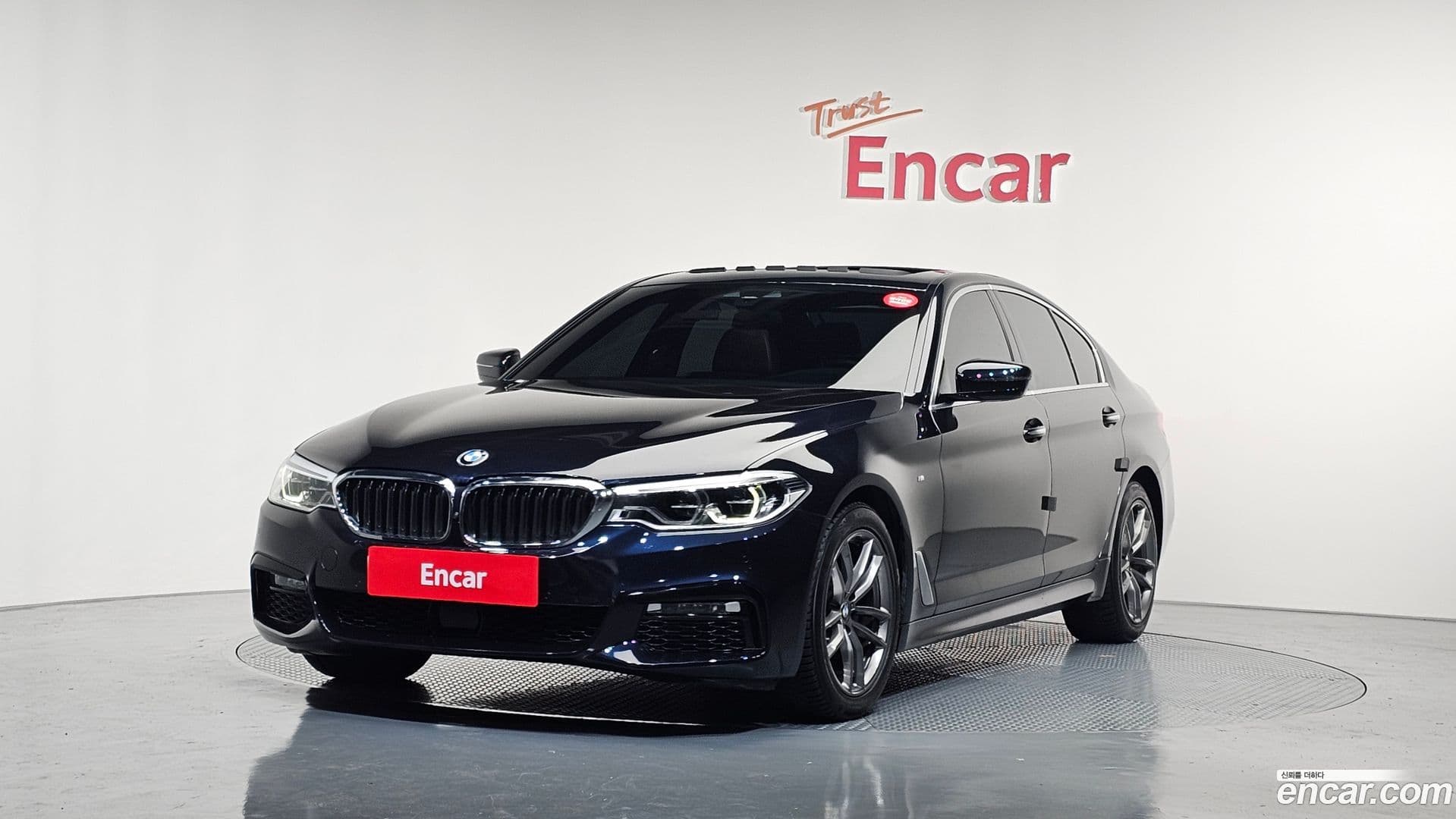 Main__Slider__Photo:5-Series BMW 2018.3-0