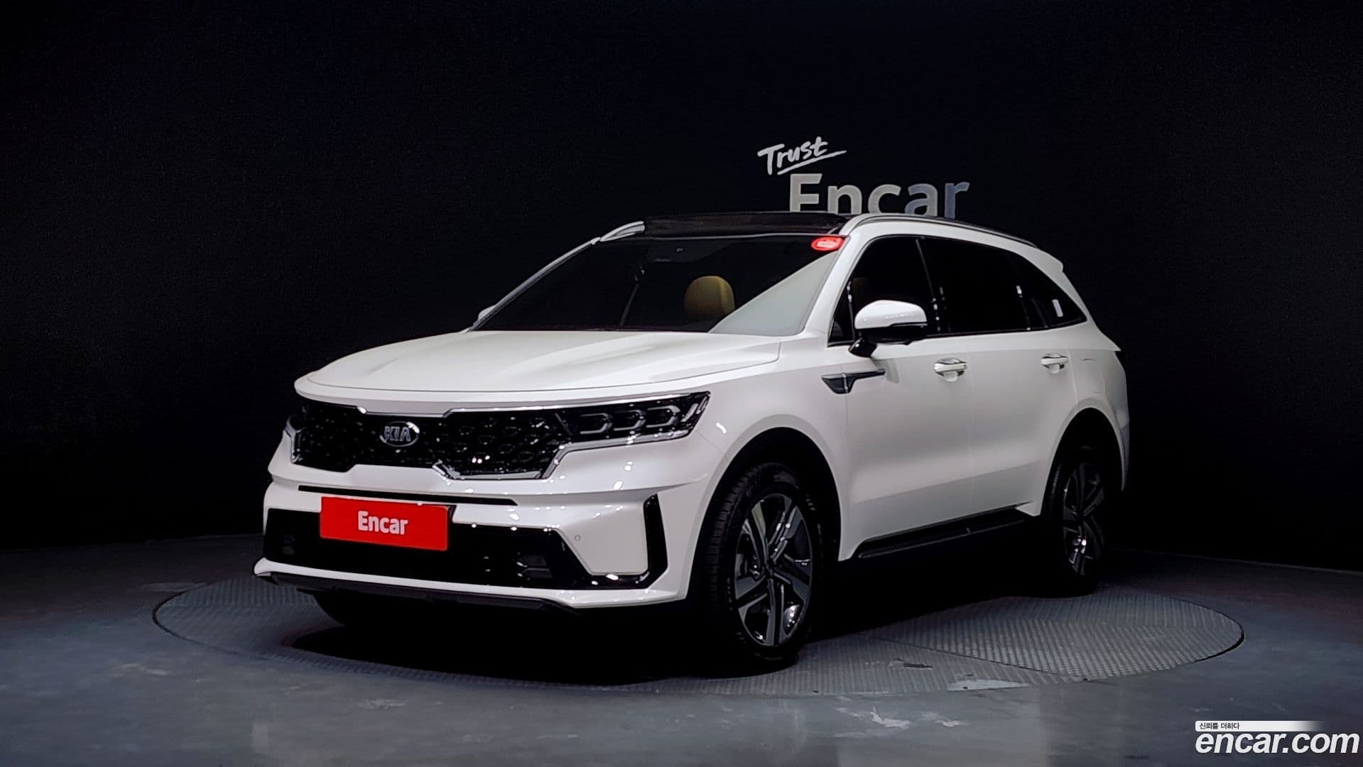 Main__Slider__Photo:Sorento Kia 2020.9-0