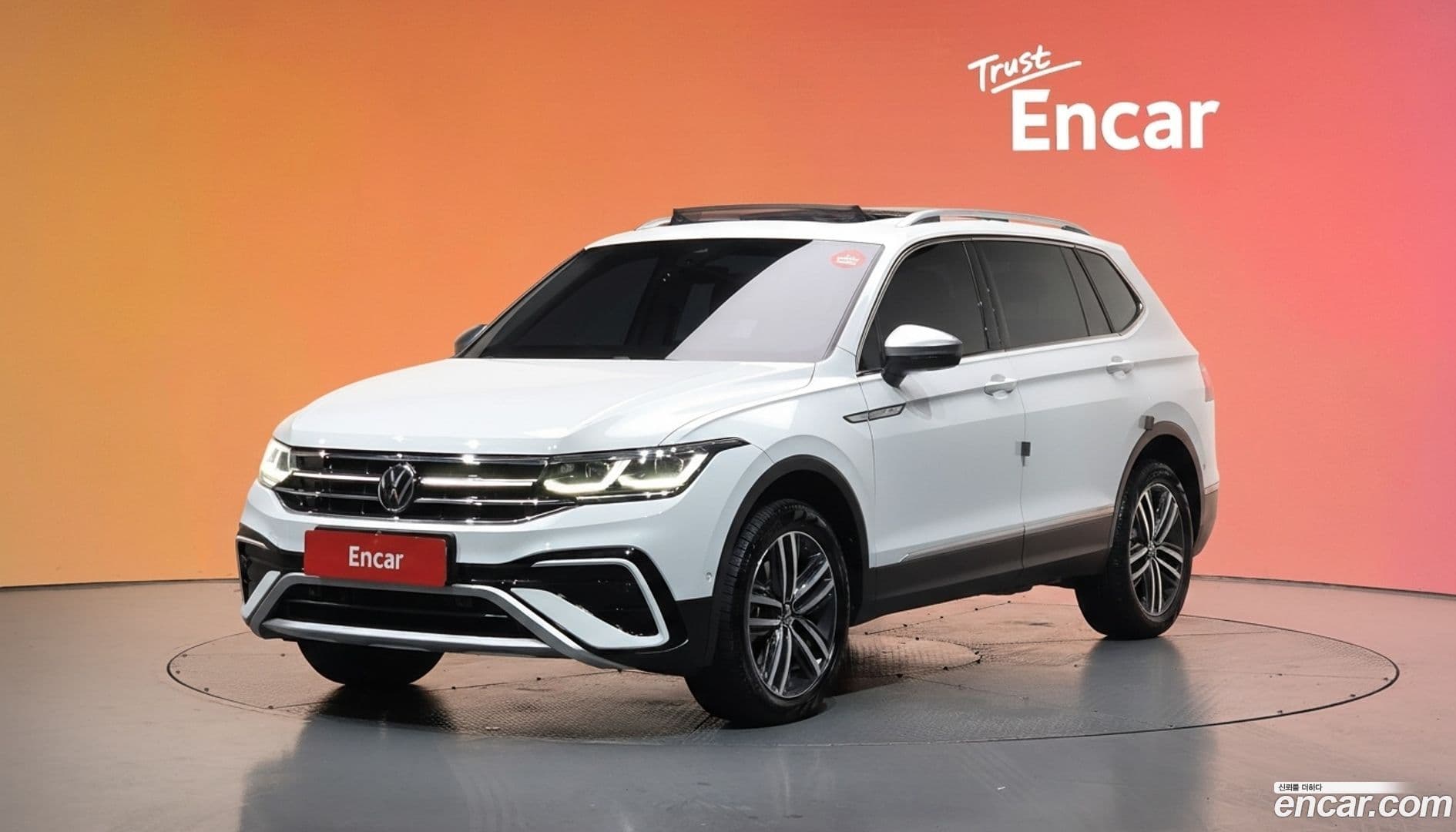 Main__Slider__Photo:Tiguan Volkswagen 2023.11-0