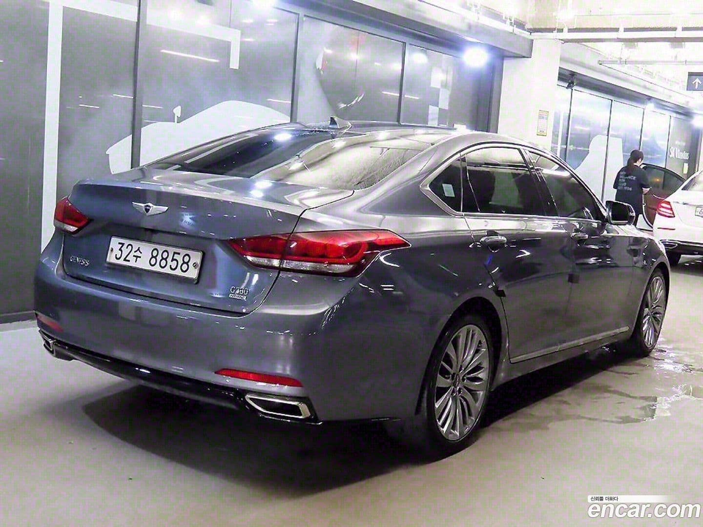 Main__Slider__Photo:Genesis Hyundai 2014.9-0