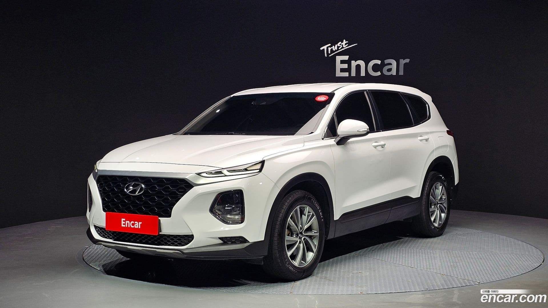 Main__Slider__Photo:Santafe Hyundai 2019.0-0