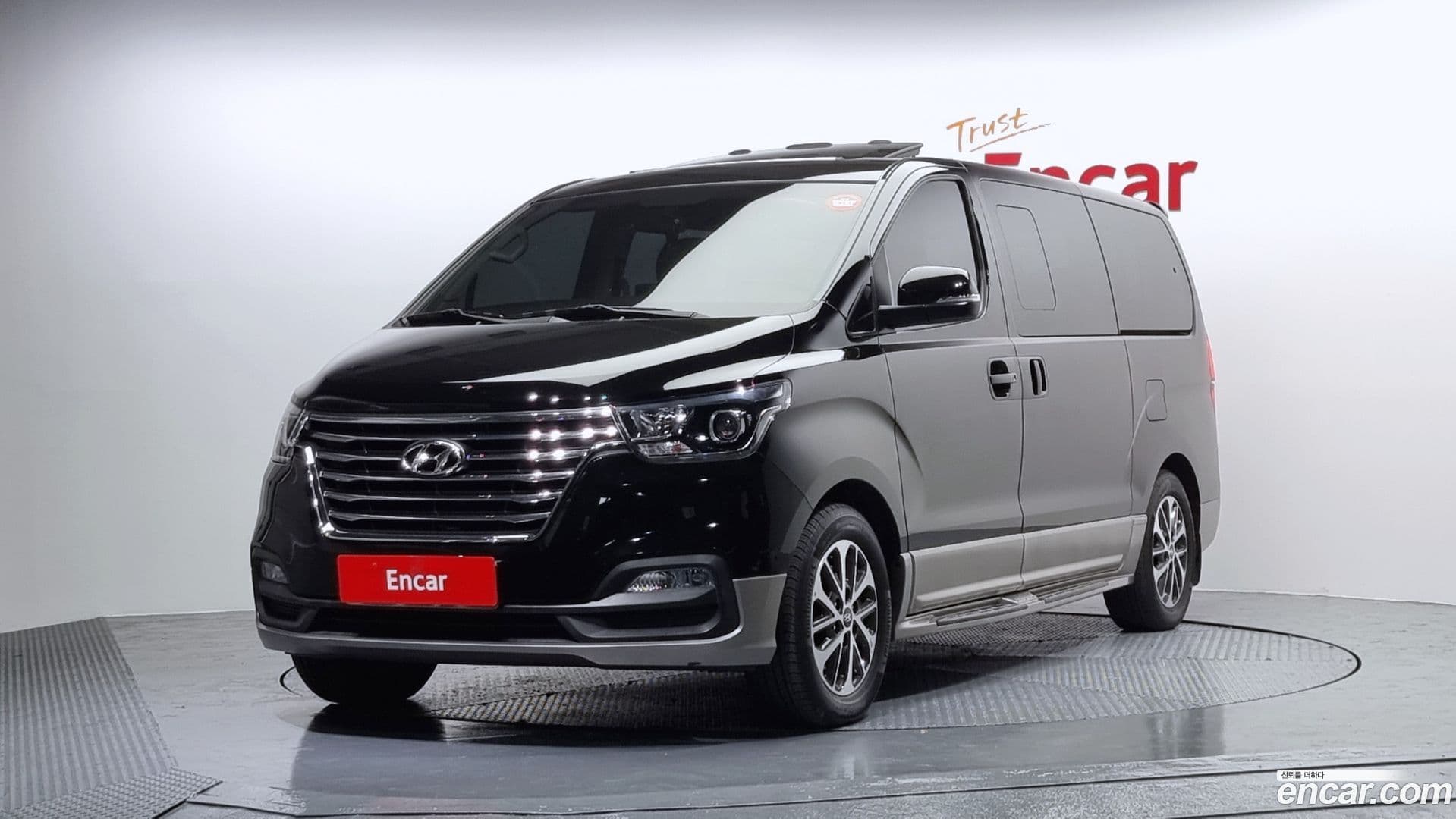 Main__Slider__Photo:Starex Hyundai 2018.6-0