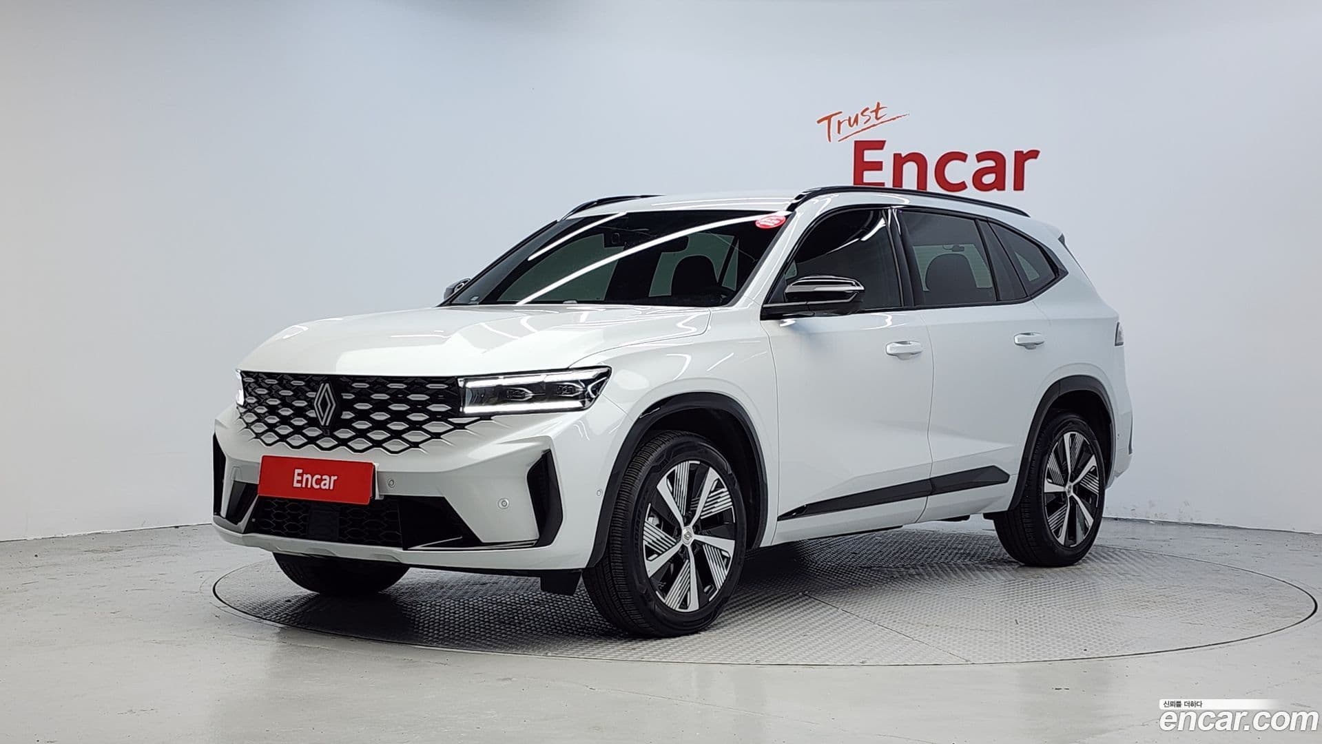Main__Slider__Photo:Grand Koleos Renault Korea 2024.10-0