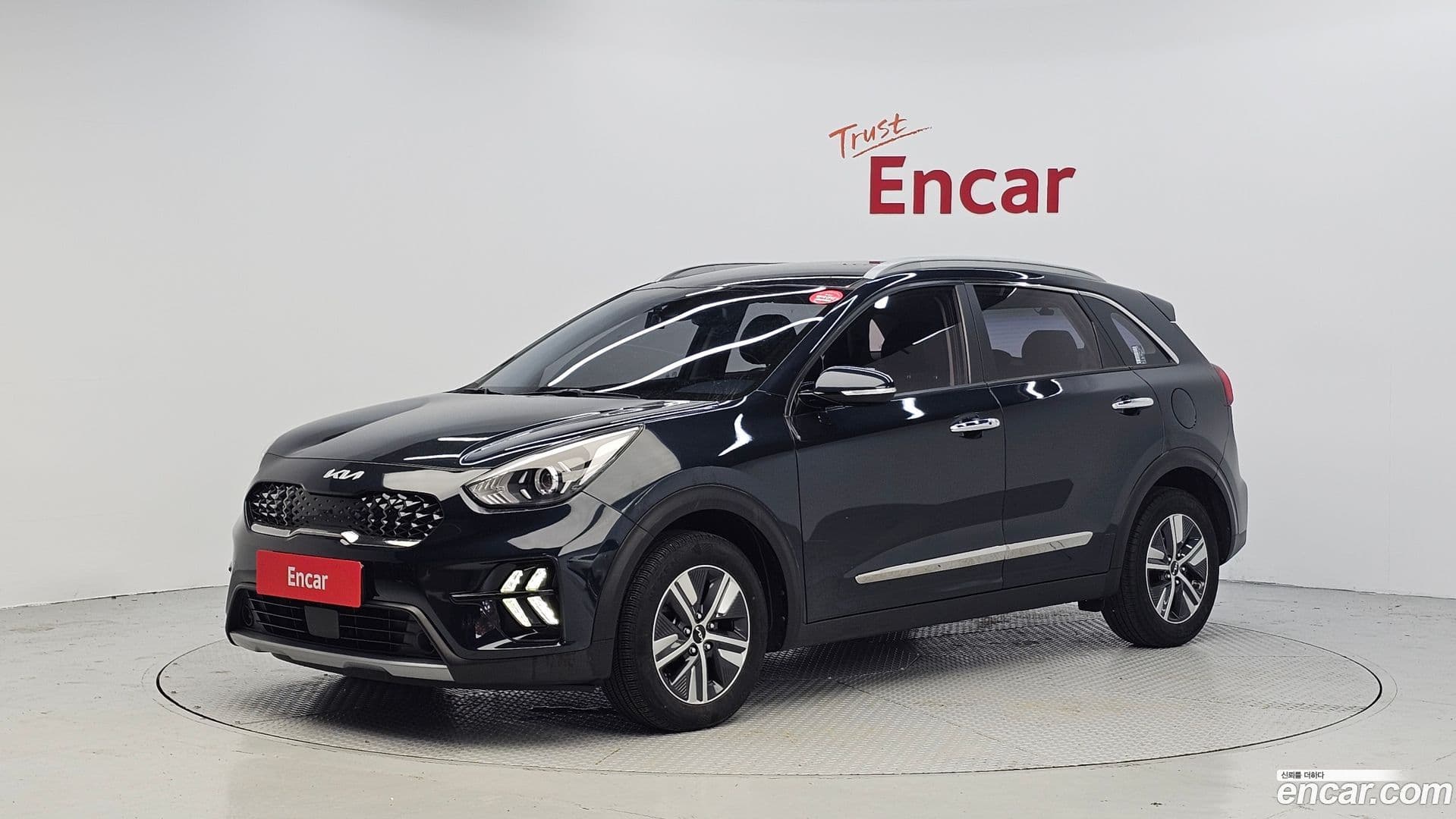 Main__Slider__Photo:Niro Kia 2021.9-0
