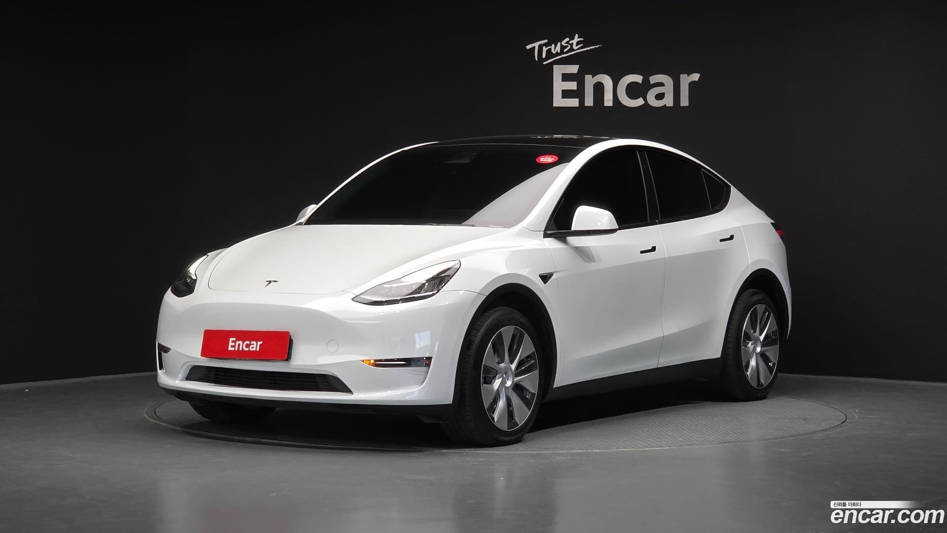 Main__Slider__Photo:Model Y Tesla 2022.8-0