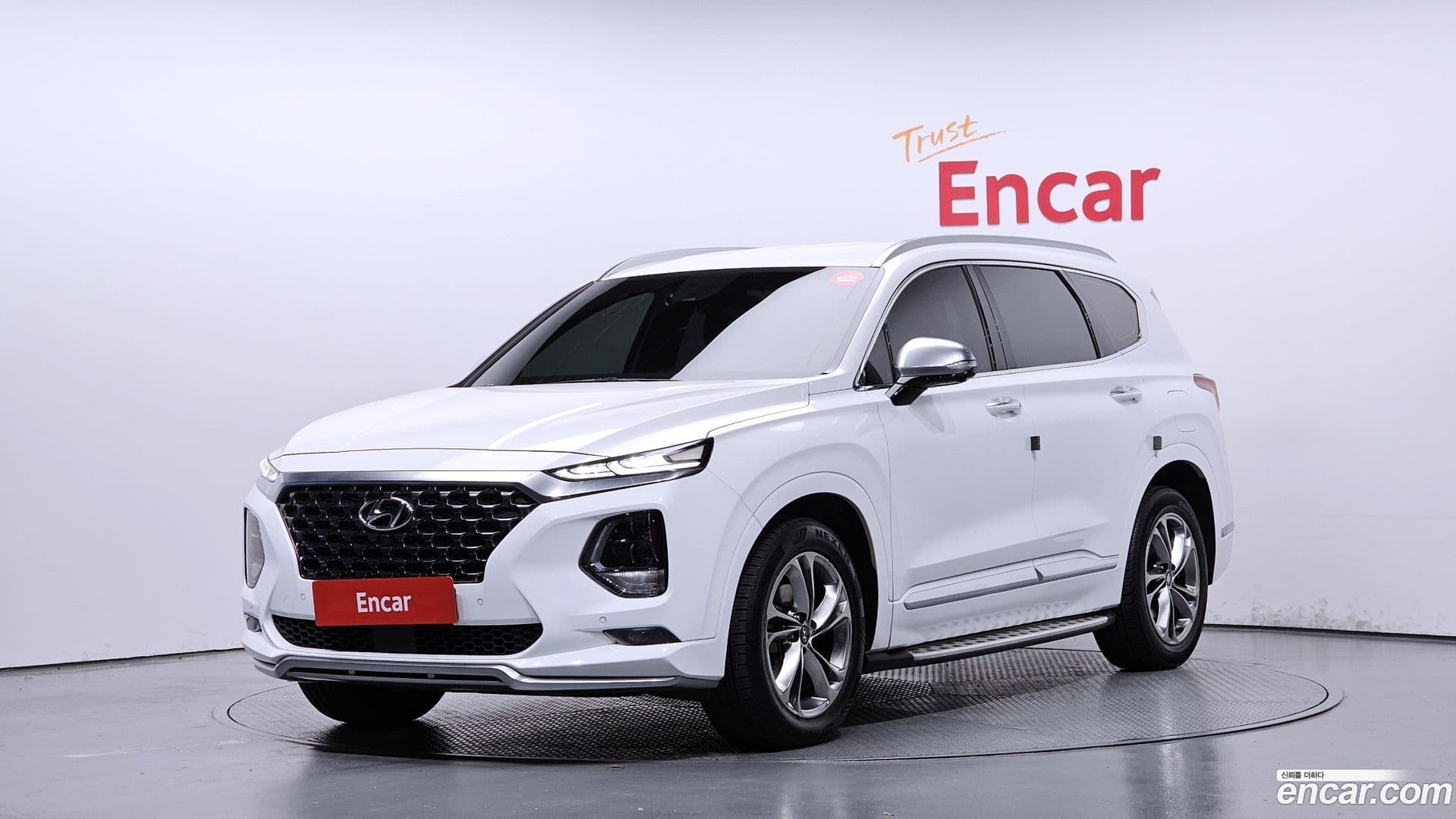 Main__Slider__Photo:Santafe Hyundai 2019.4-0