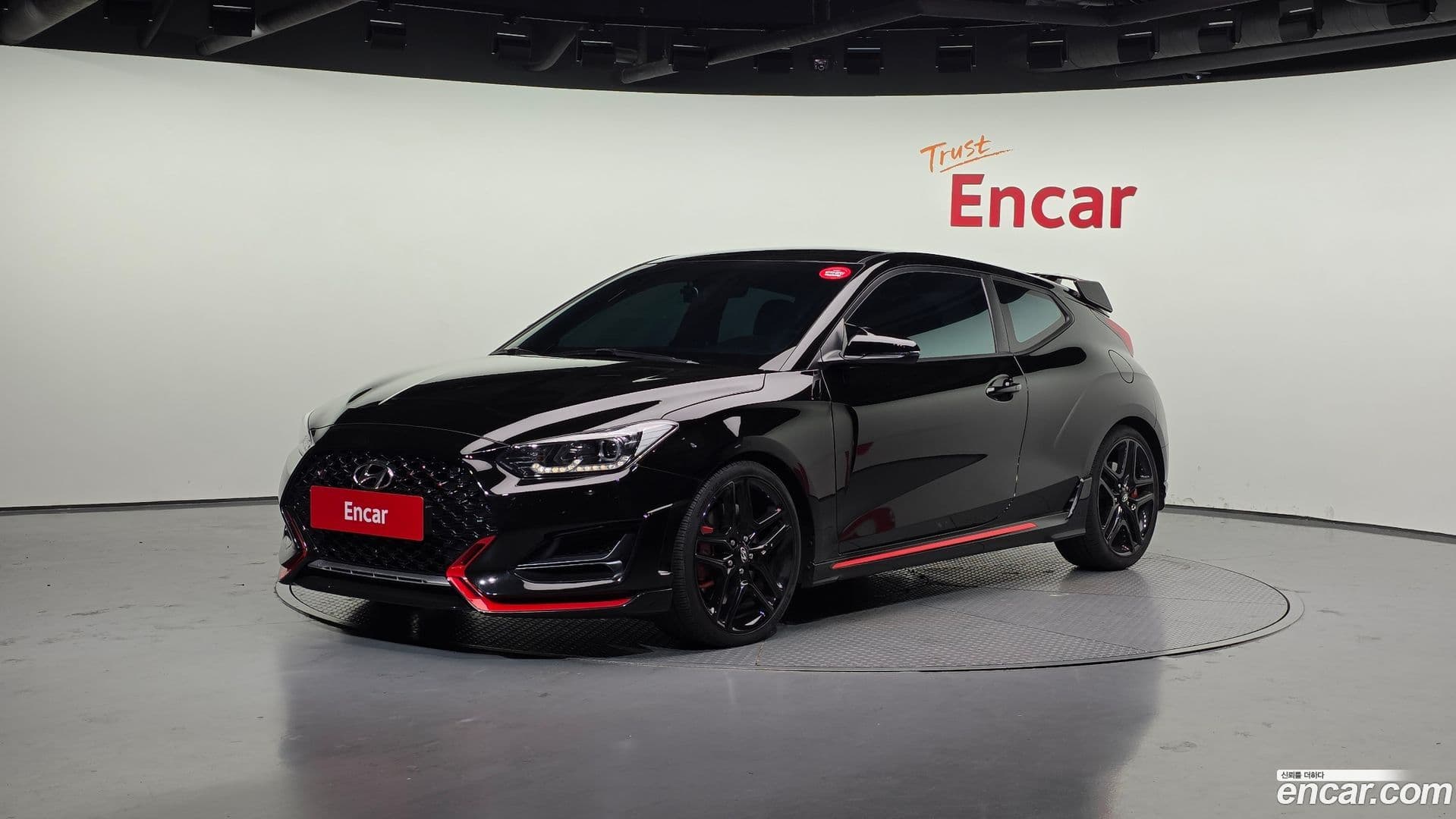 Main__Slider__Photo:Veloster Hyundai 2018.9-0