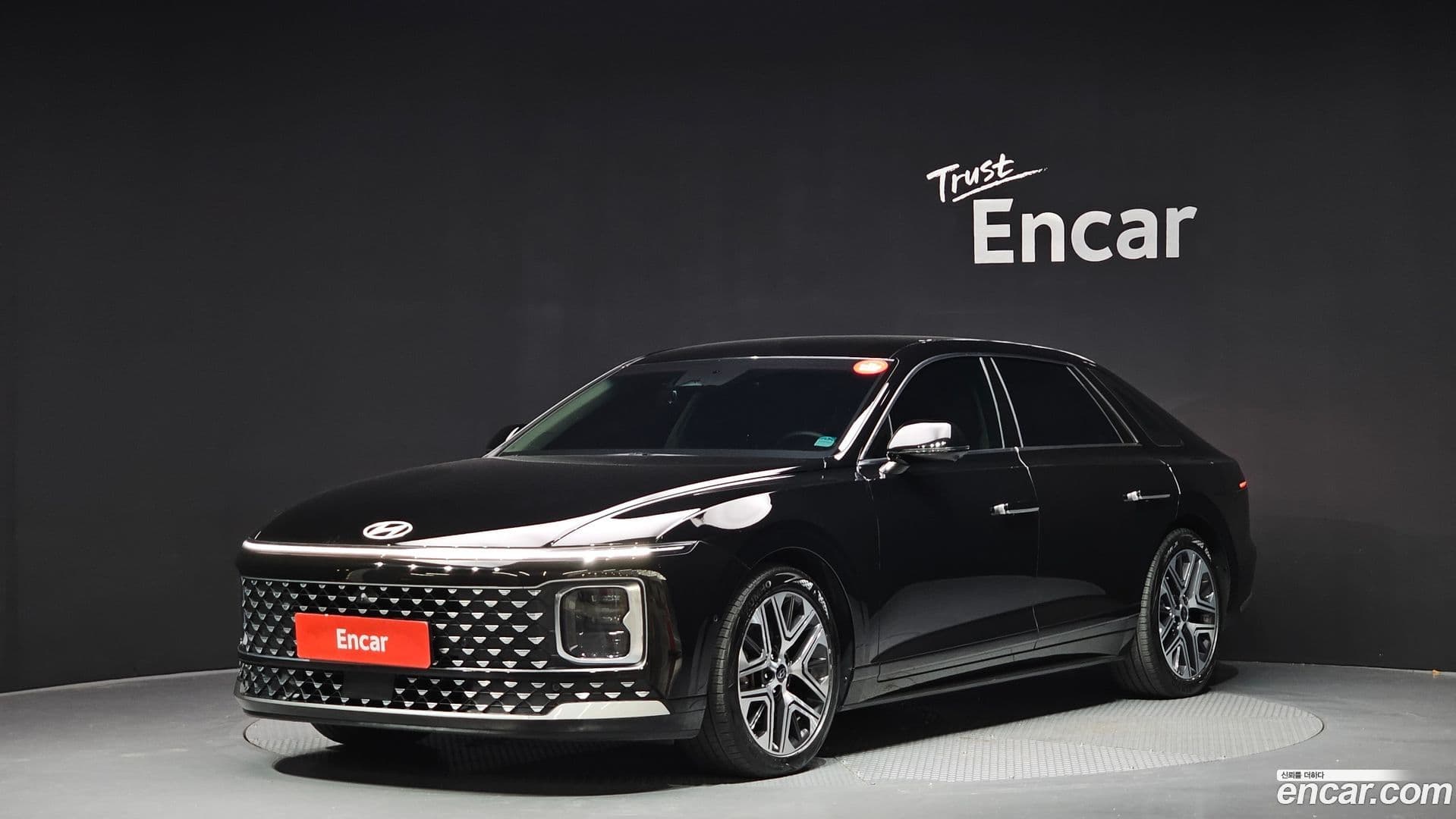 Main__Slider__Photo:Grandeur Hyundai 2023.2-0