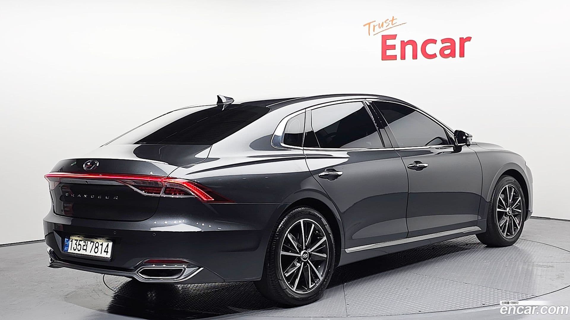 Main__Slider__Photo:Grandeur Hyundai 2021.9-0