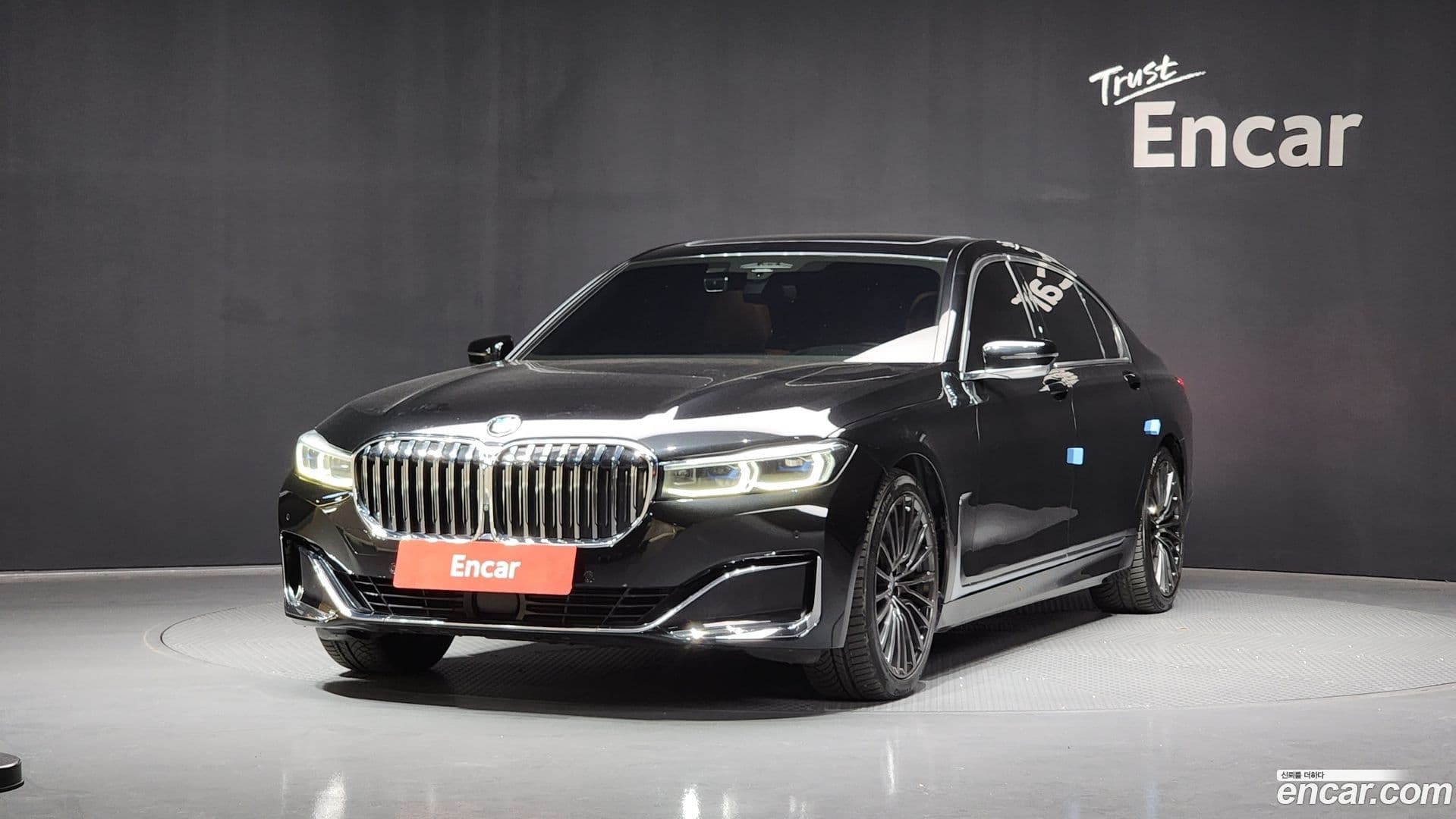 Main__Slider__Photo:7-Series BMW 2019.11-0