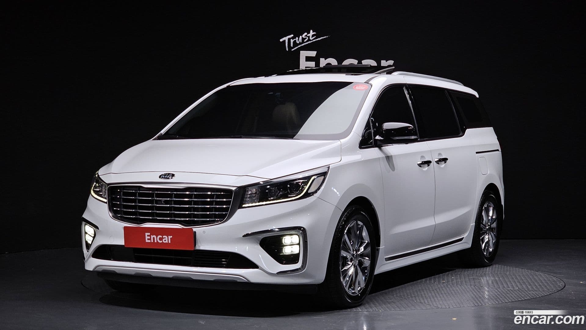Main__Slider__Photo:Canival Kia 2019.4-0