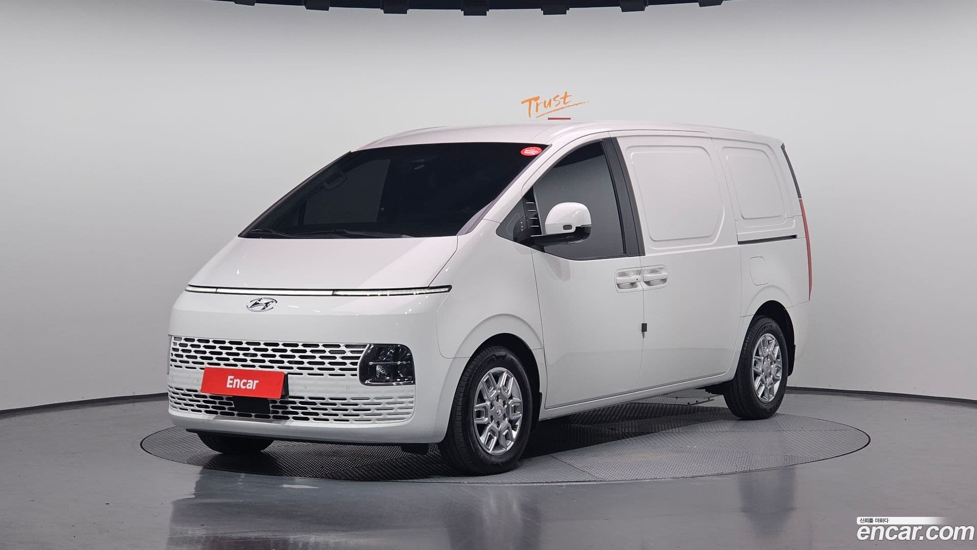 Main__Slider__Photo:Staria Hyundai 2022.10-0